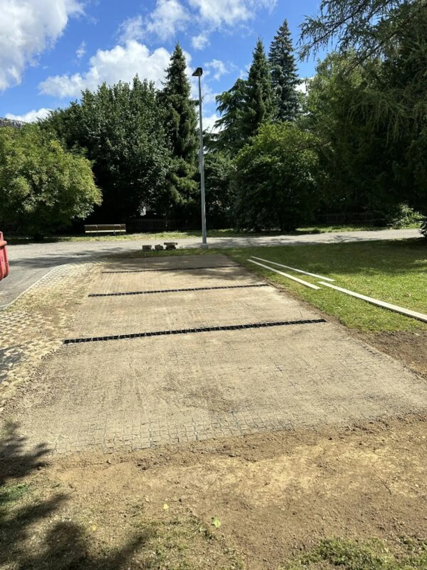 Posti Auto Esterni Disponibili - Foto 3 di 8