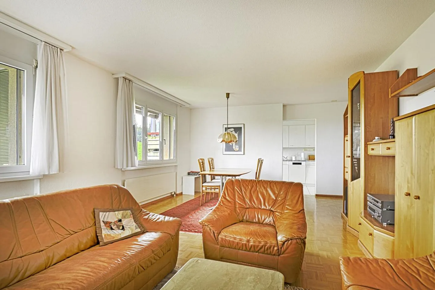 Charming 4.5-room apartment with balcony - plenty of space for your ideas! - Photo 2 of 8