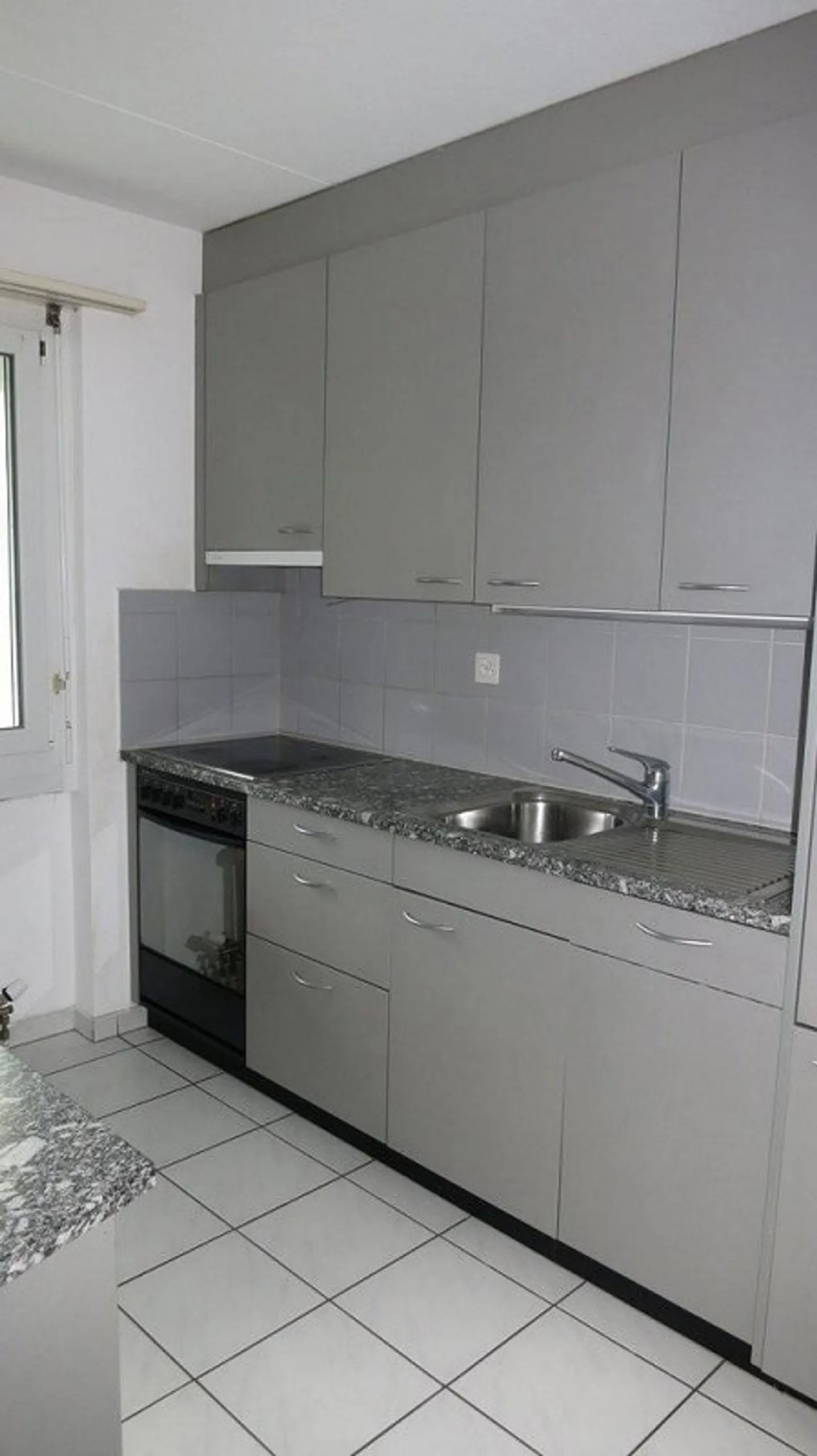 Appartamento di 4,5 stanze con vista a Spreitenbach in affitto - Foto 3 di 10