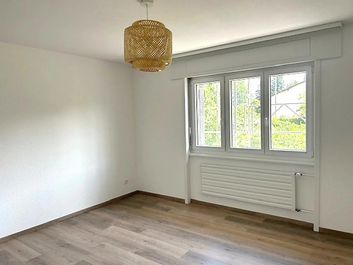 4.5-room apartment in a fully renovated building on the 2nd floor with balcony - Photo 2 of 4