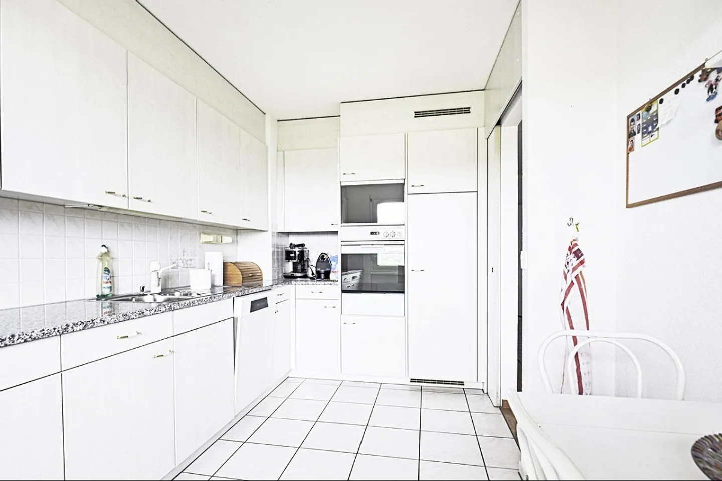 Charming 4.5-room apartment with balcony - plenty of space for your ideas! - Photo 6 of 8