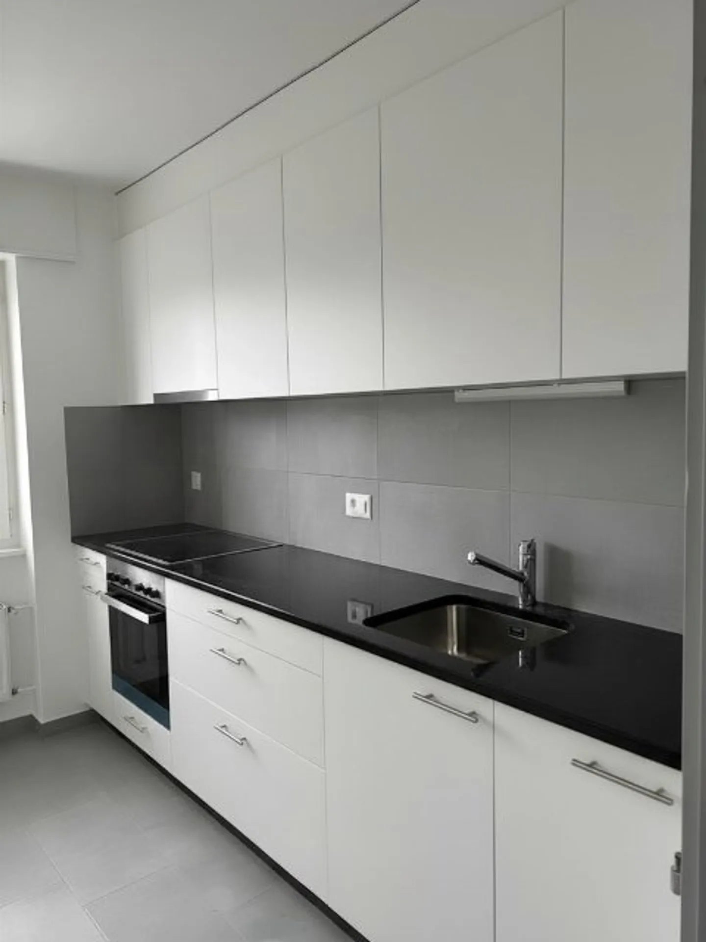 4.5-room apartment in a fully renovated building on the 2nd floor with balcony - Photo 4 of 4