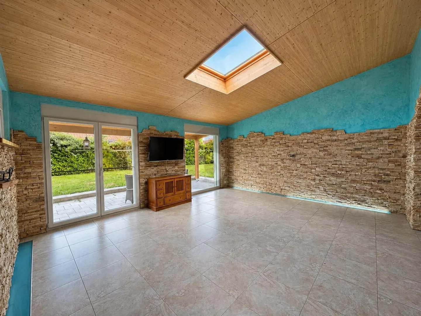GREAT, GROUND FLOOR, BRIGHT WITH A LARGE GARDEN - Photo 3 of 6