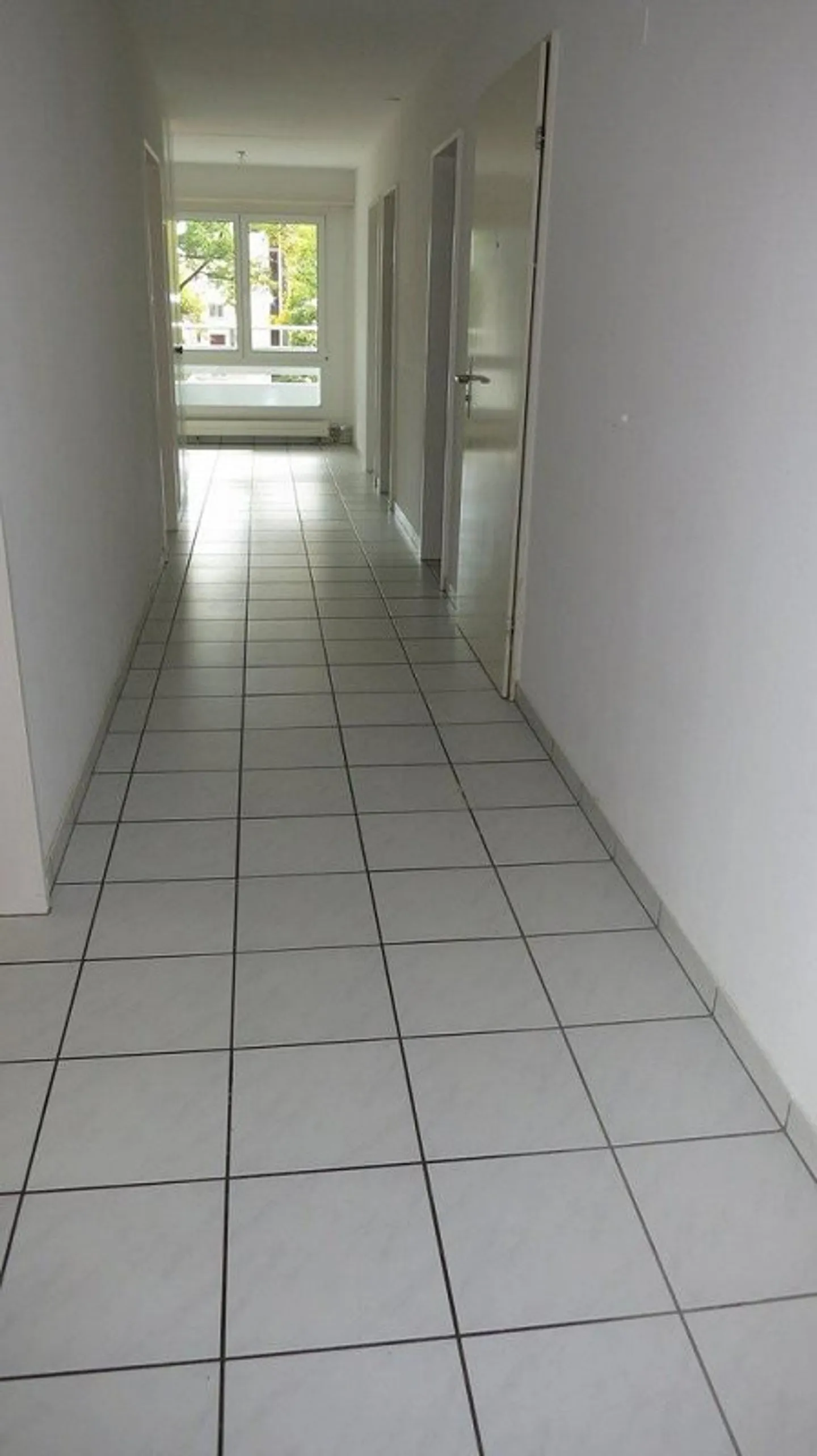 Appartamento di 4,5 stanze con vista a Spreitenbach in affitto - Foto 4 di 10