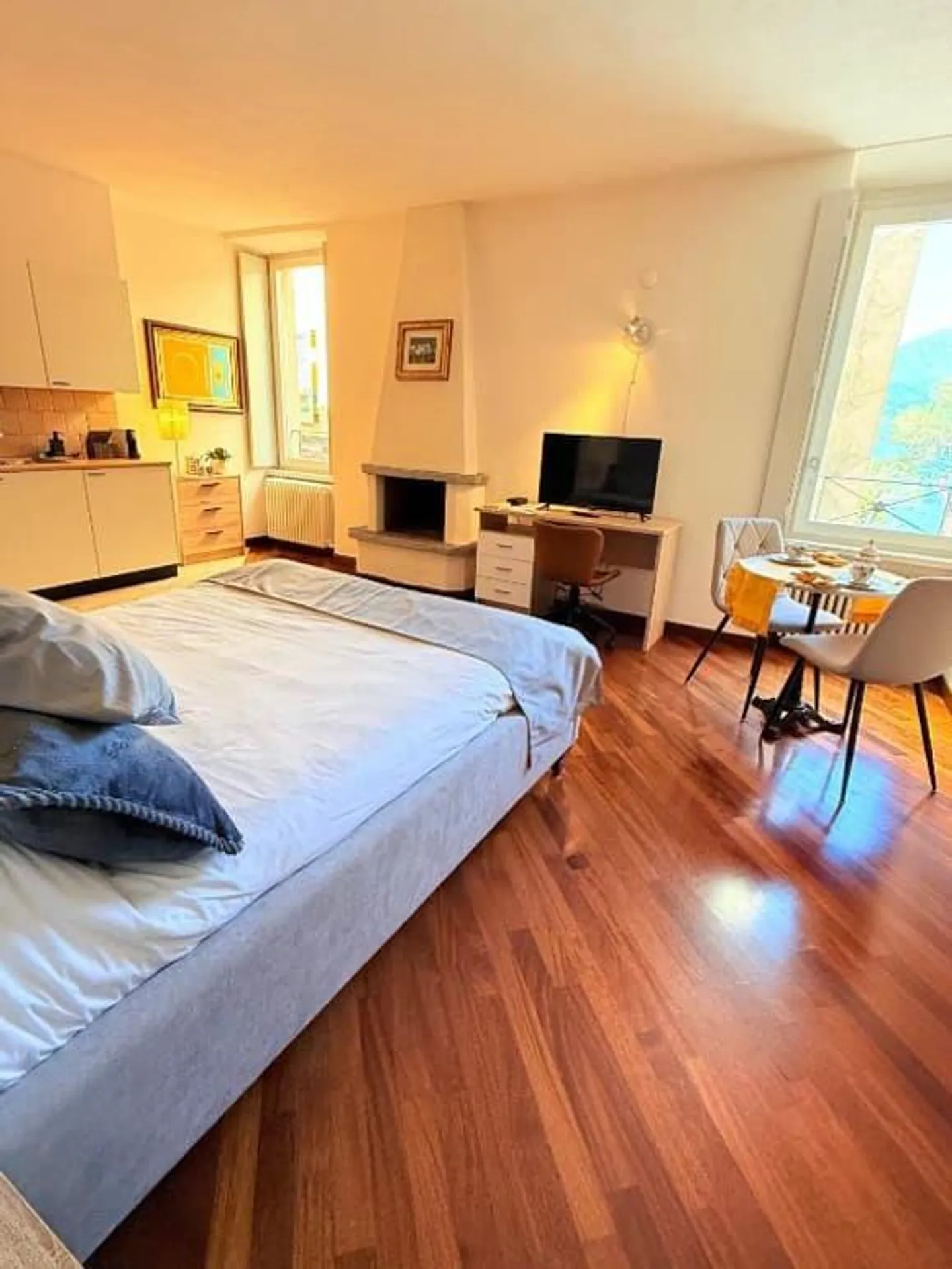 Morcote Vue sur le Lac 1,5 pièces. Entièrement Meublé Loyer 1'400 Charges Incluses. - Photo 2 sur 6