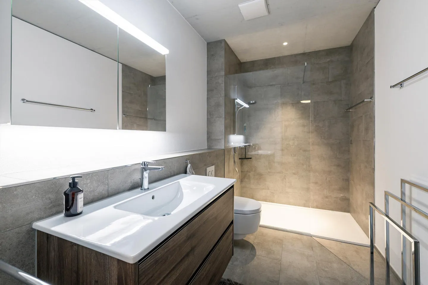Moderno appartamento duplex di 3,5 locali con vista mozzafiato - Foto 17 di 25