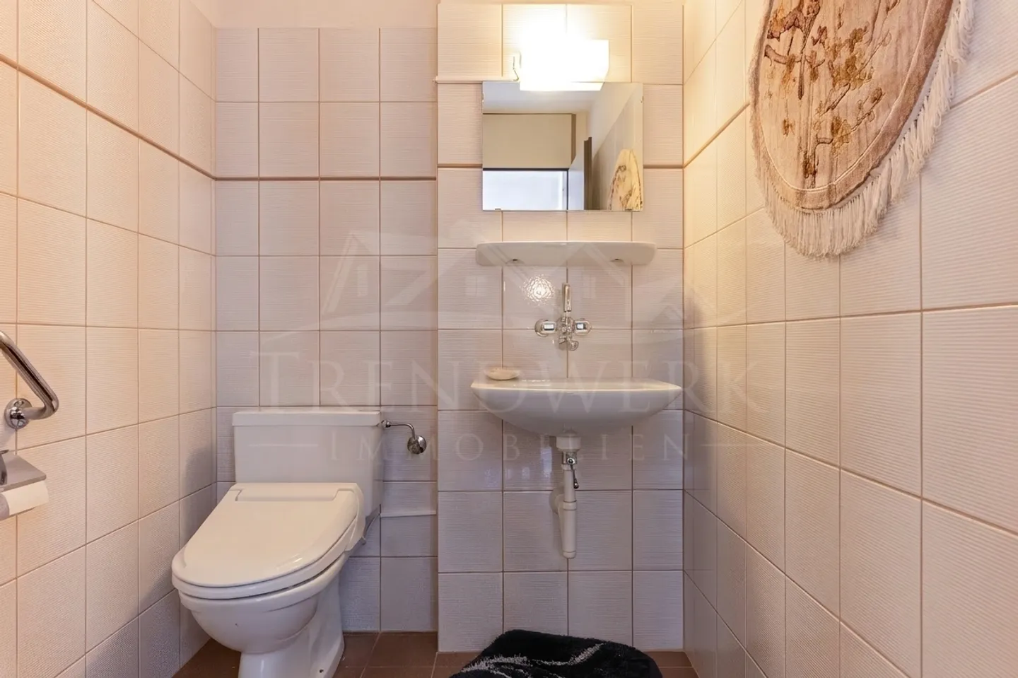 Maison mitoyenne de 6 pièces au calme avec piscine &amp; garage à Wünnewil - Photo 9 sur 16