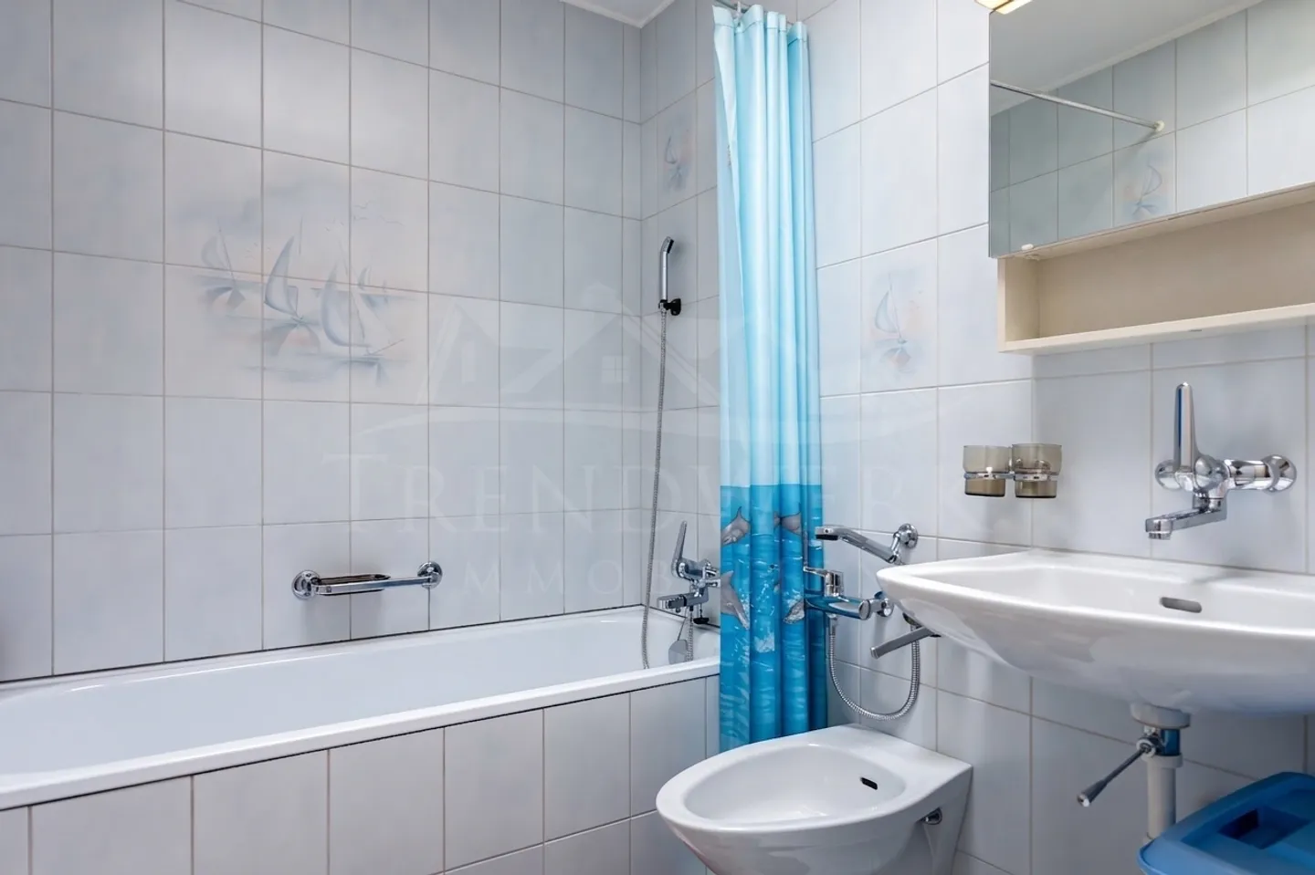 Maison mitoyenne de 6 pièces au calme avec piscine &amp; garage à Wünnewil - Photo 10 sur 16
