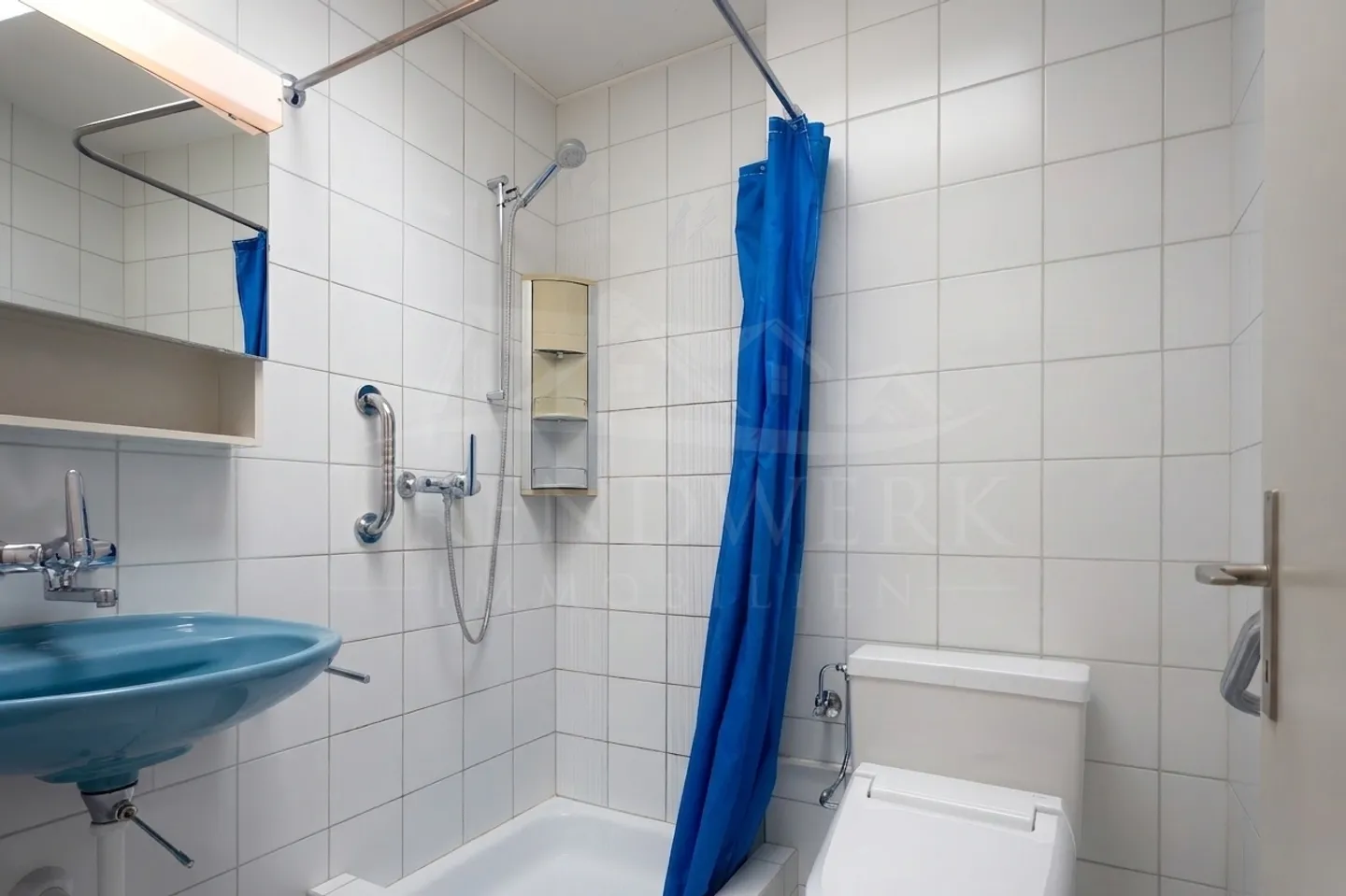 Maison mitoyenne de 6 pièces au calme avec piscine &amp; garage à Wünnewil - Photo 11 sur 16