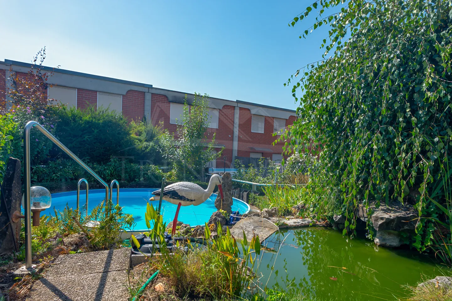 Maison mitoyenne de 6 pièces au calme avec piscine &amp; garage à Wünnewil - Photo 14 sur 16
