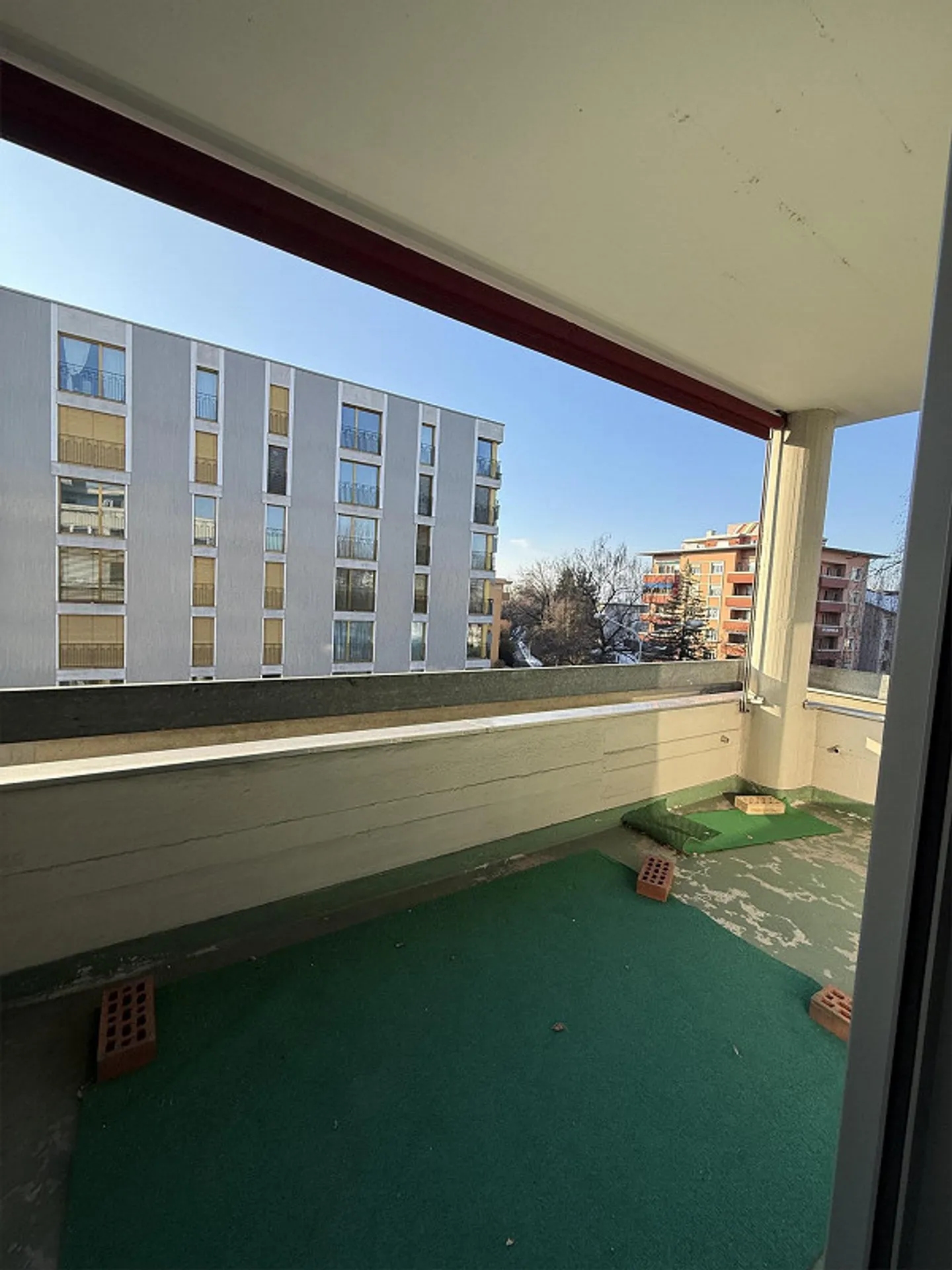 Spacious 4.5 Room Apartment in Kloten - Photo 1 of 7