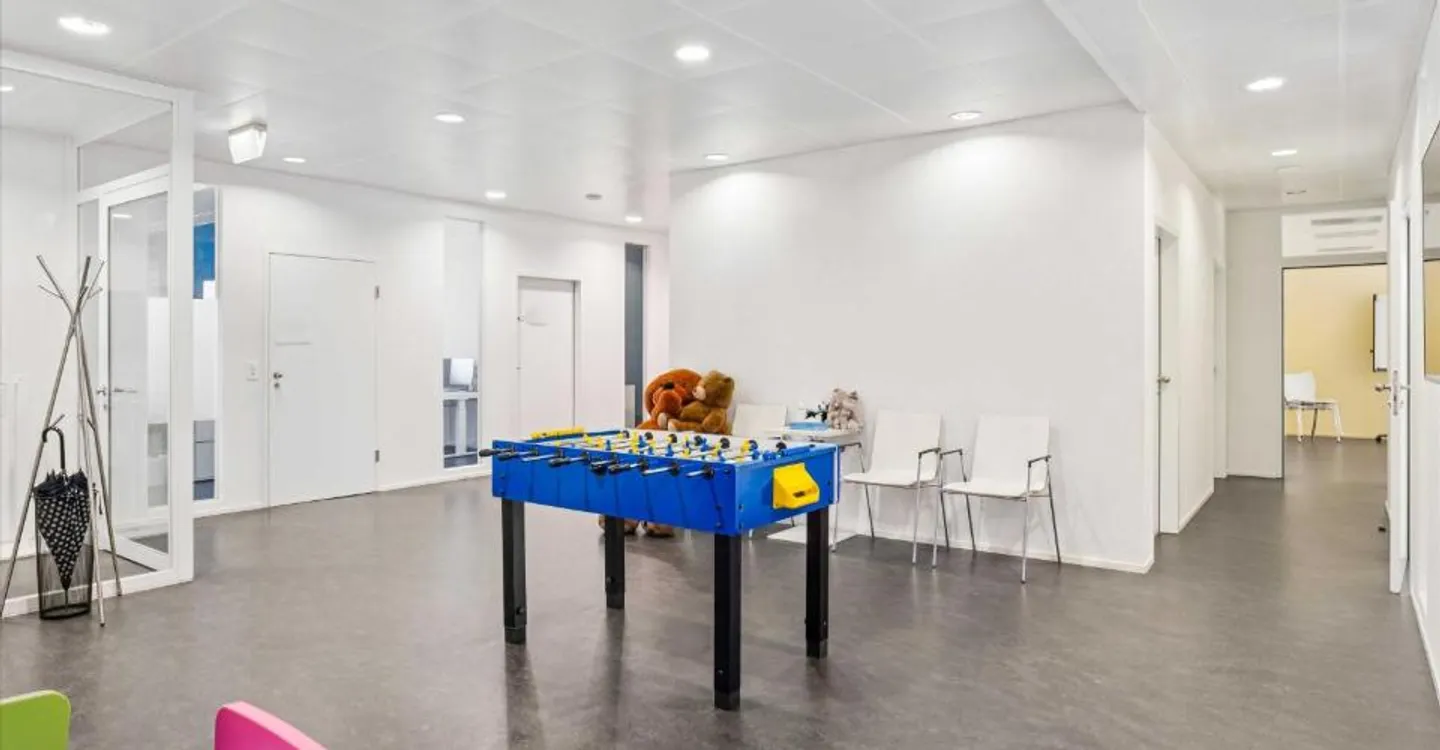 Spazio ufficio attraente in una posizione centrale a Horgen con vista sul lago di Zurigo - Foto 6 di 8