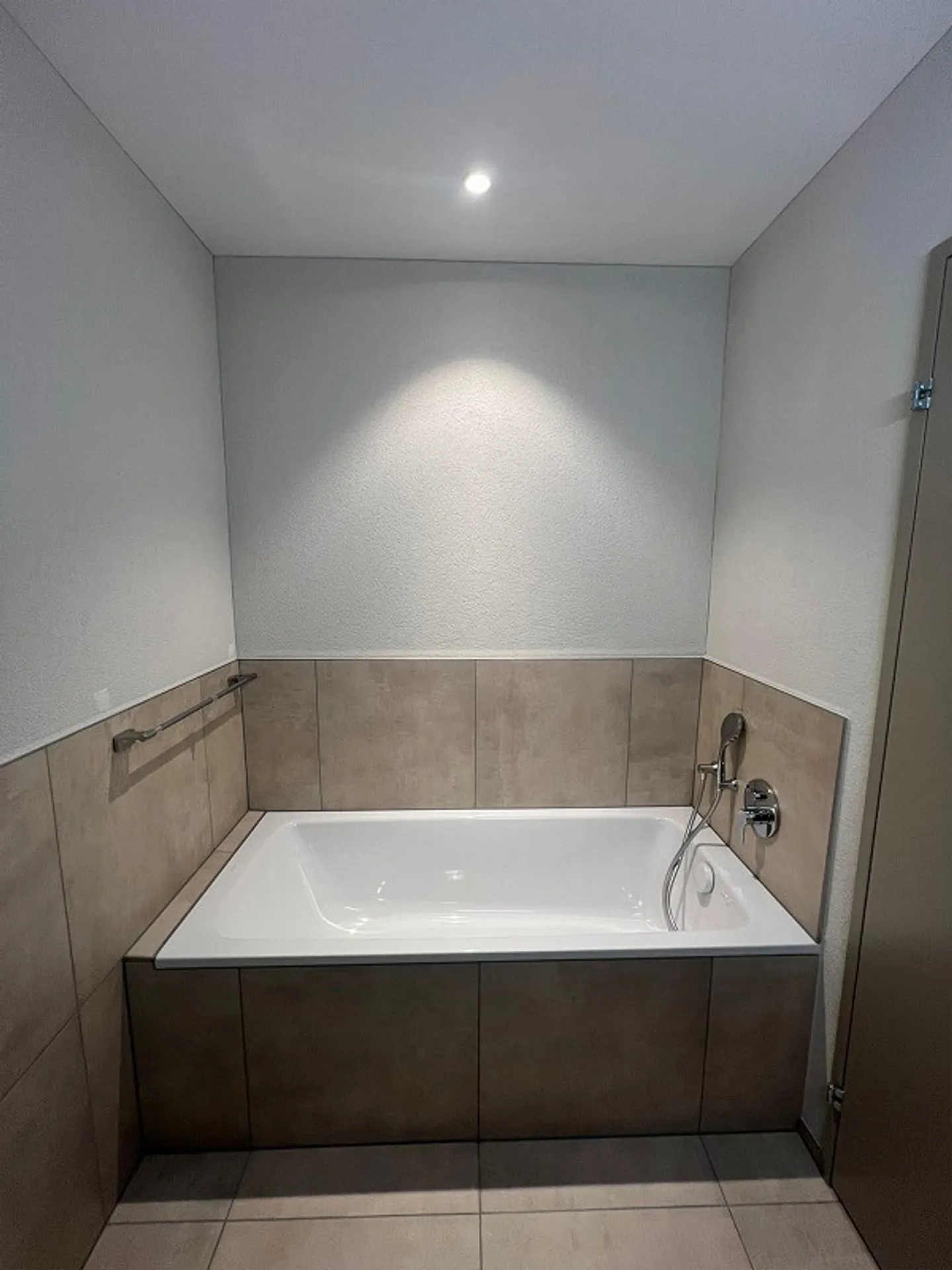 First rental: New apartment in Muri - Photo 11 of 17