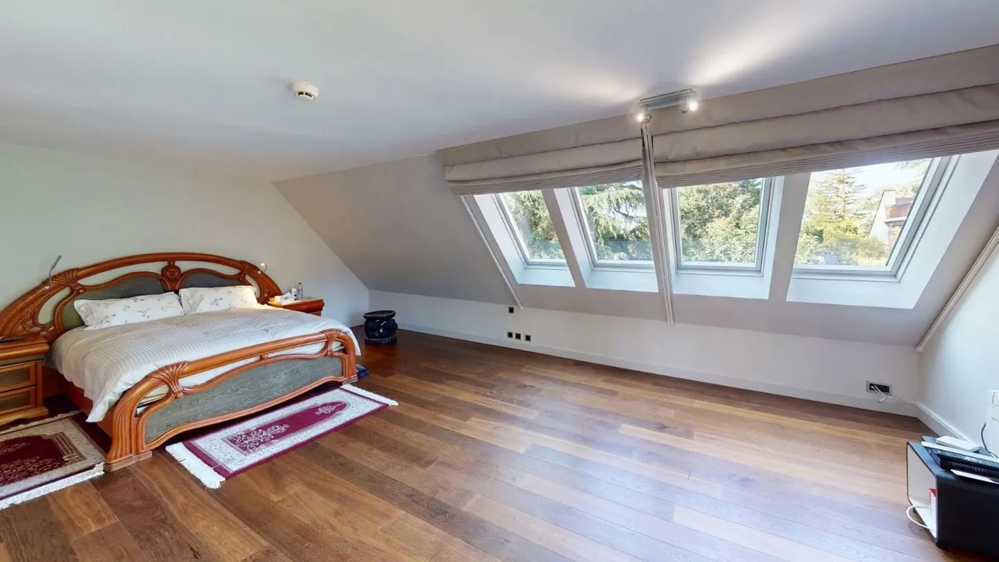 Extraordinary penthouse duplex with panoramic terraces and private parking. - Photo 7 of 13