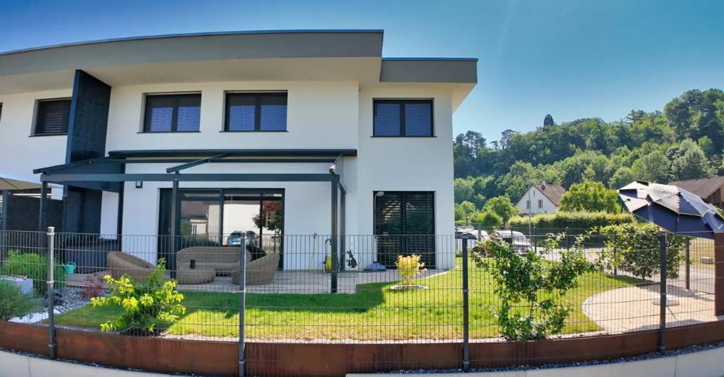 Stunning Family Villa in Portalban - Photo 2 of 12