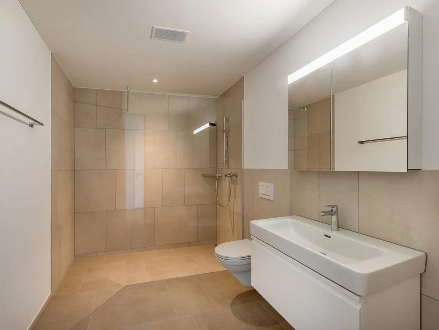 Modern 2.5-room apartment in Reinach AG from 01.03.2026 - Photo 3 of 4