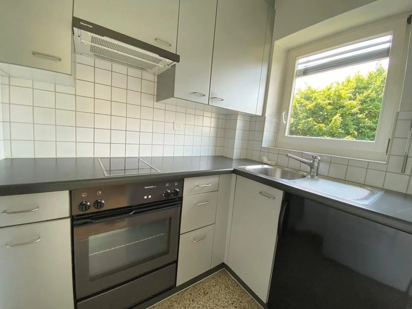 Moderne Wohnung mit Balkon - Foto 2 von 5