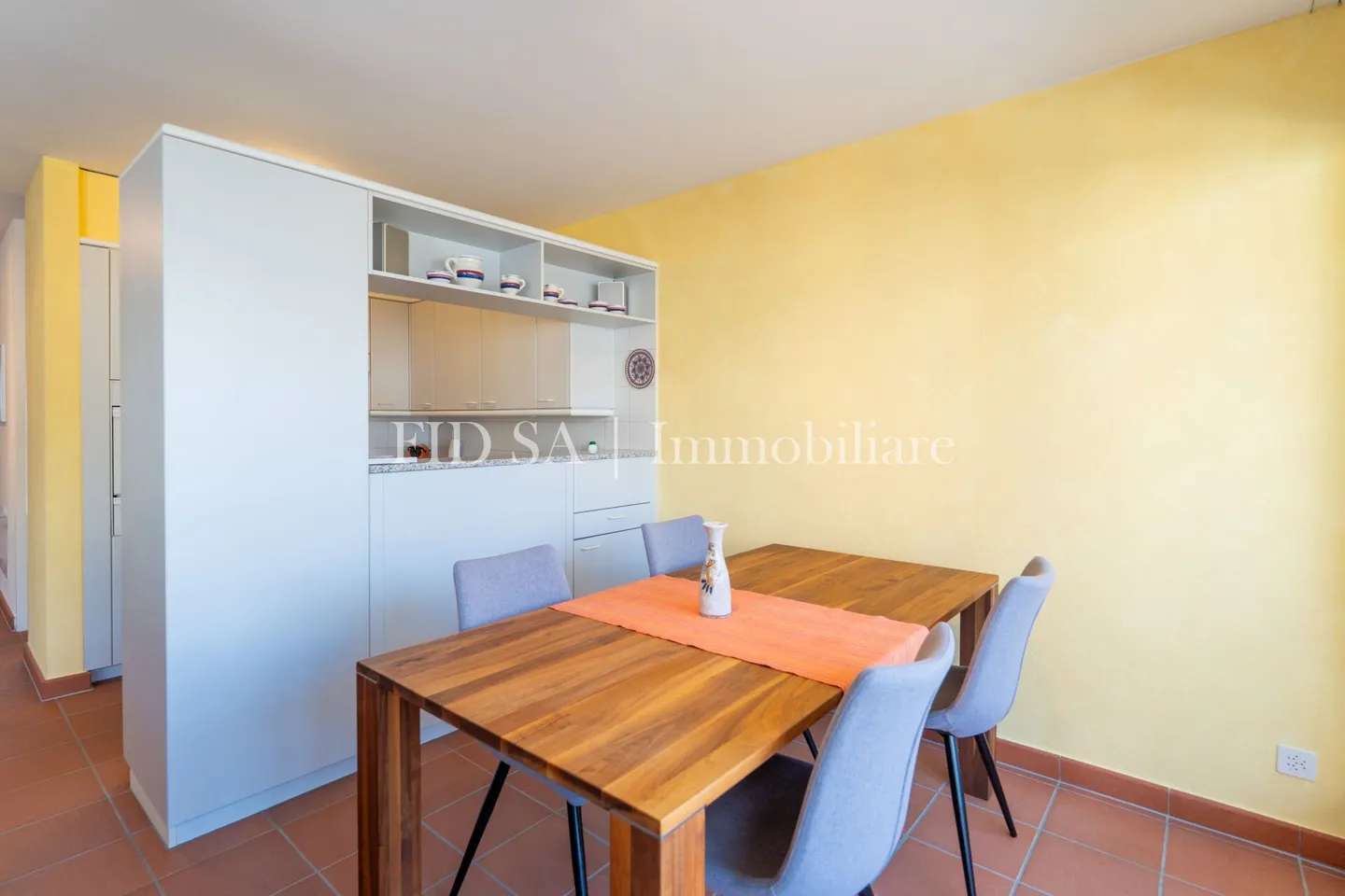 MINUSIO - Appartement 3,5 pièces au dernier étage avec vue sur le lac - Photo 6 sur 12