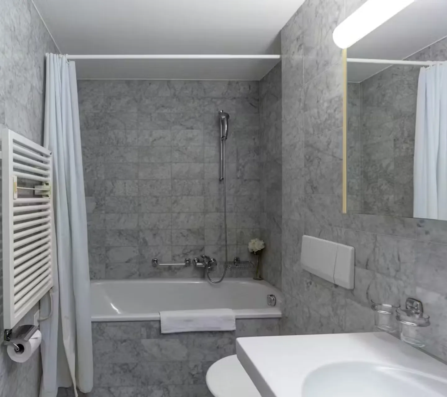 Charming Zurich Apartment - Photo 2 of 10