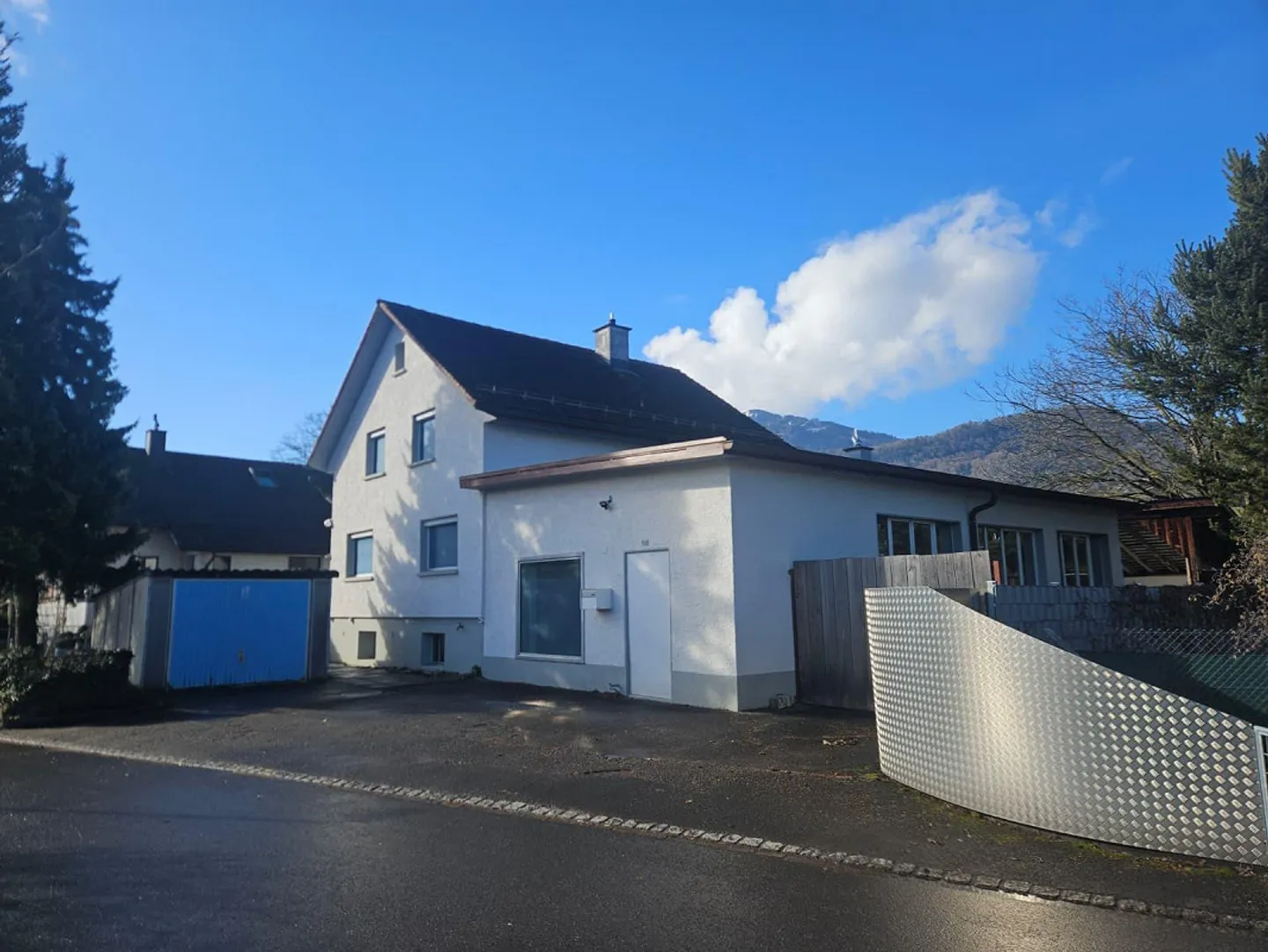 5.5-Room House with Versatile Extension and Garden - Photo 1 of 27