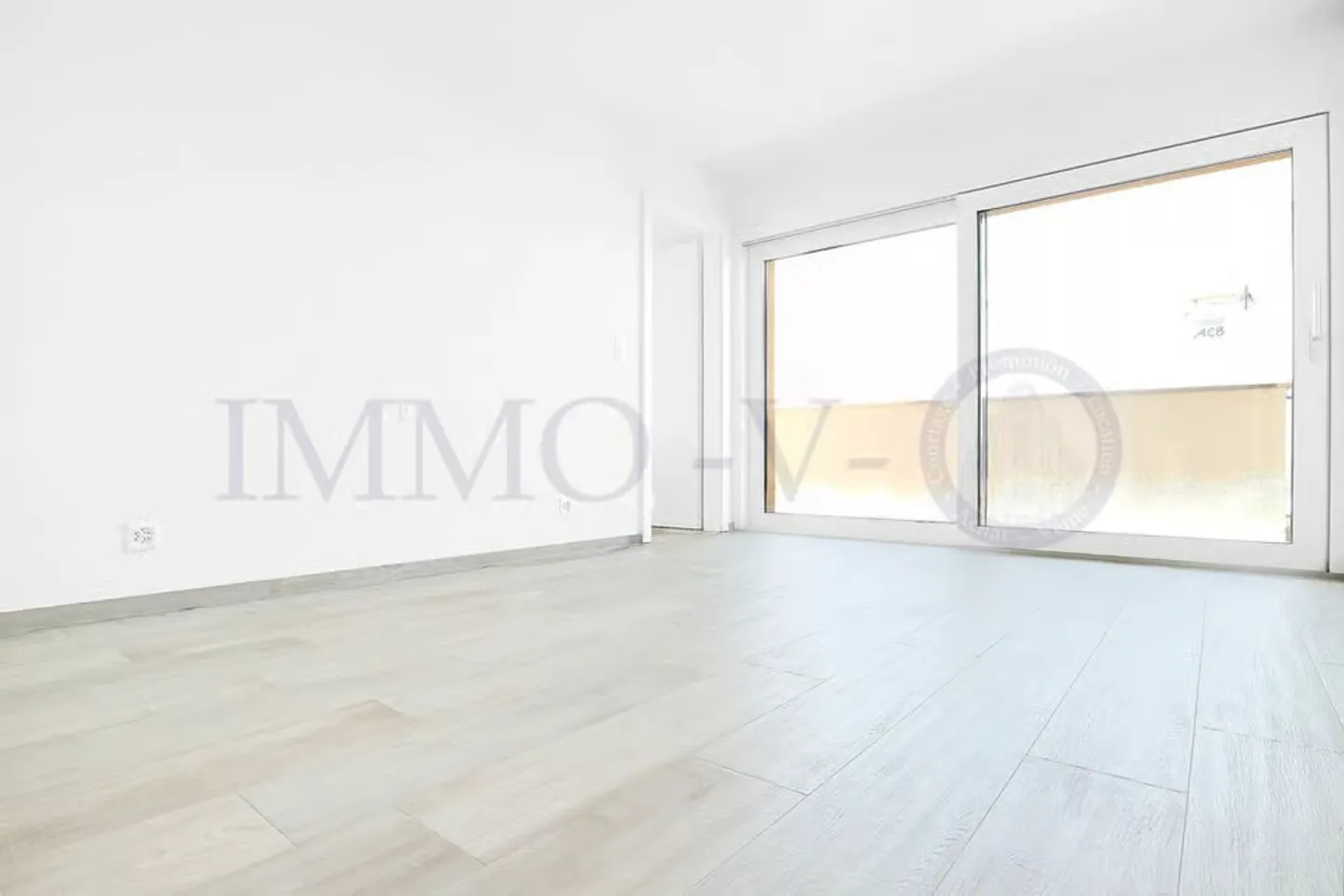 LUXURY PENTHOUSE WITH LARGE BALCONY TERRACE OF 117M2 - Photo 6 of 10