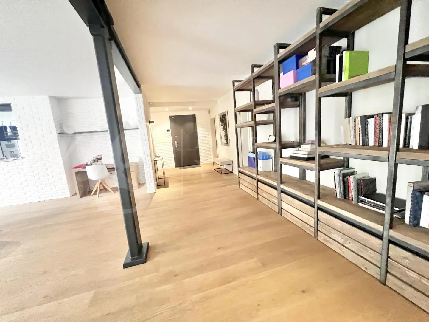 SUPERB 7-ROOM APARTMENT OF 250 m2 WITH LARGE TERRACE -+ 3 BALCONIES AND VIEW - Photo 7 of 13