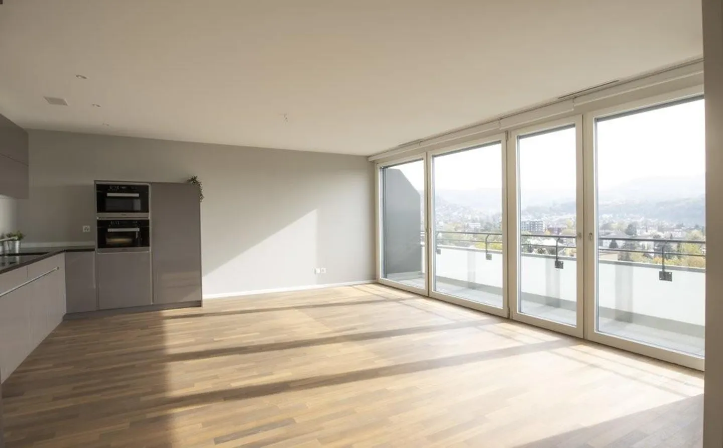 Attractive penthouse apartment with stunning views - Photo 3 of 11