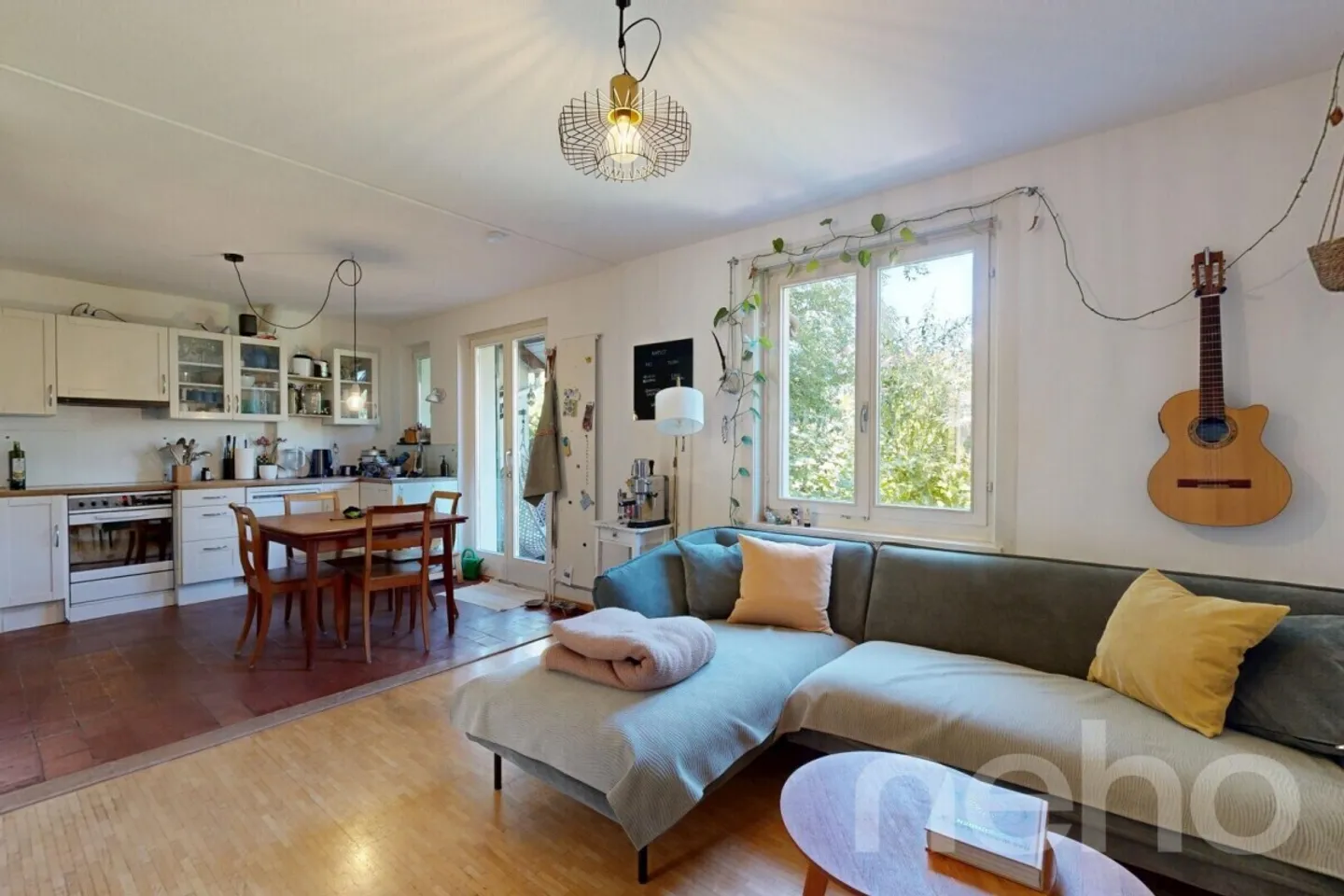 Maison de ville de 4,5 pièces avec jardin dans un quartier résidentiel prisé - Photo 2 sur 12