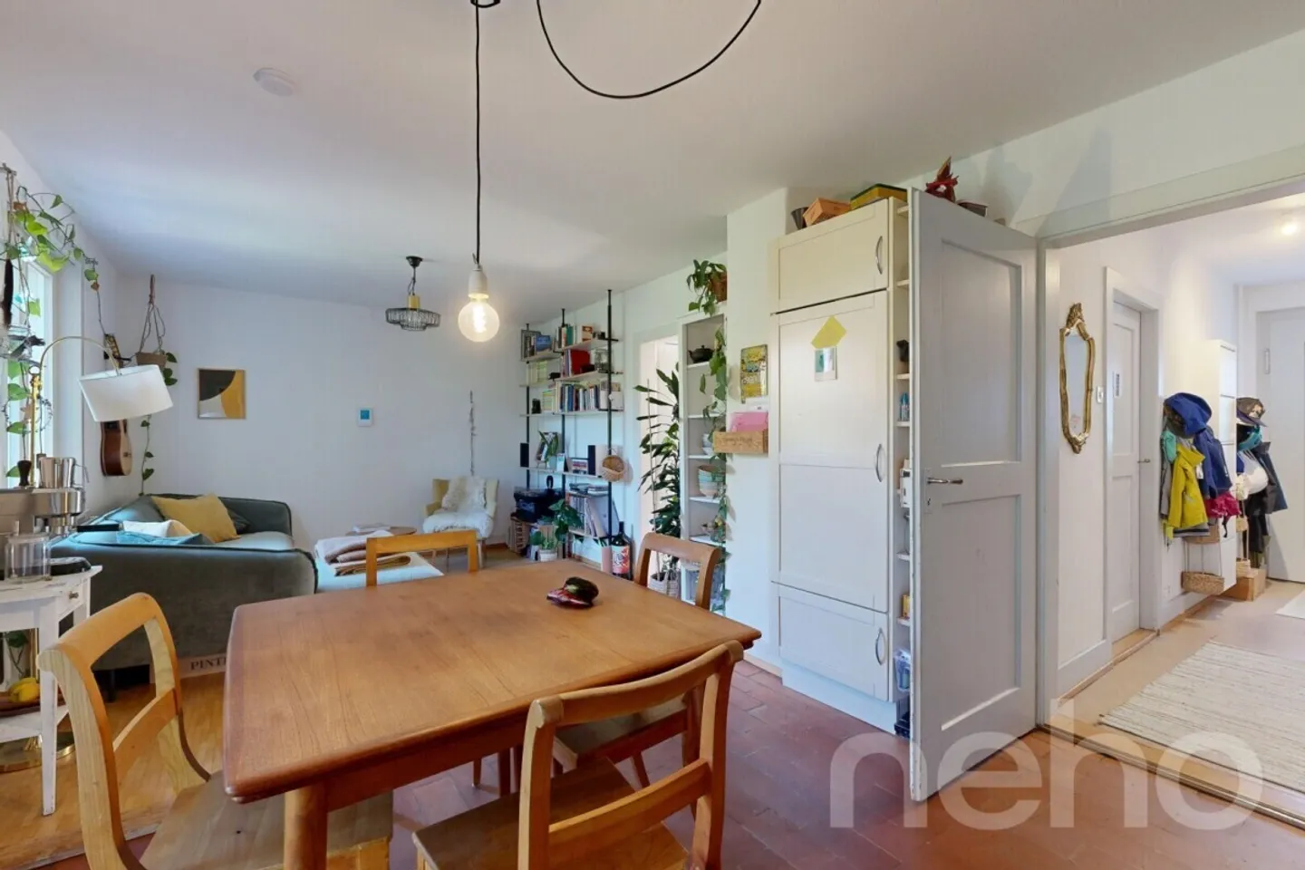 Maison de ville de 4,5 pièces avec jardin dans un quartier résidentiel prisé - Photo 3 sur 12
