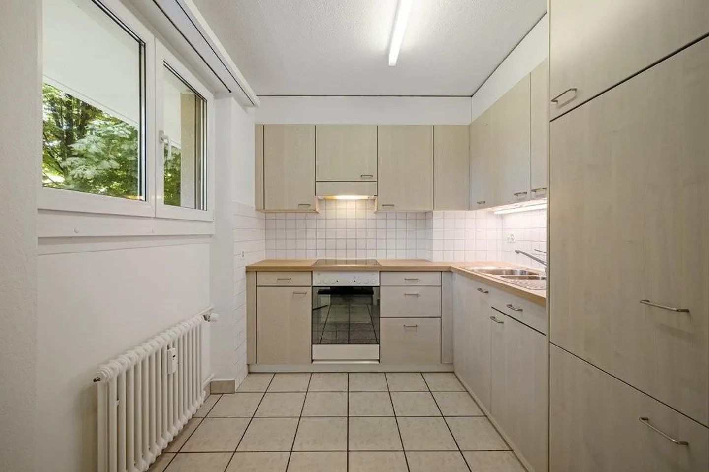 Appartamento luminoso in una buona posizione - Foto 2 di 7