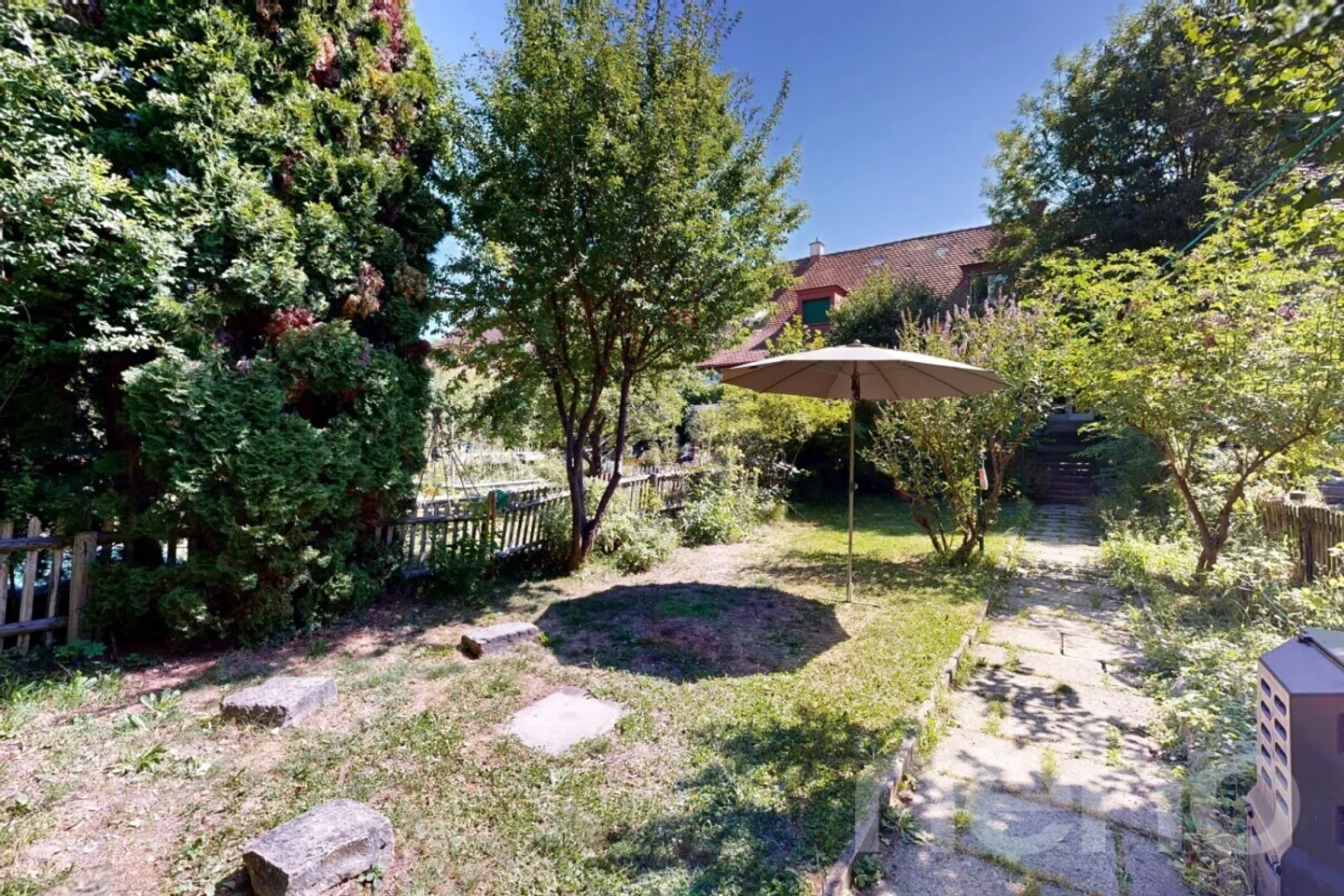 Maison de ville de 4,5 pièces avec jardin dans un quartier résidentiel prisé - Photo 11 sur 12