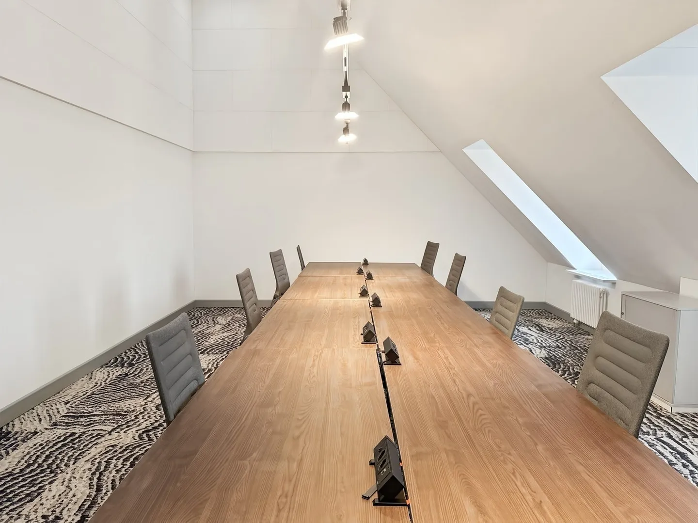 Fully Equipped Open-Plan Offices for You and Your Team at Signature Bahnhofplatz - Photo 11 of 15