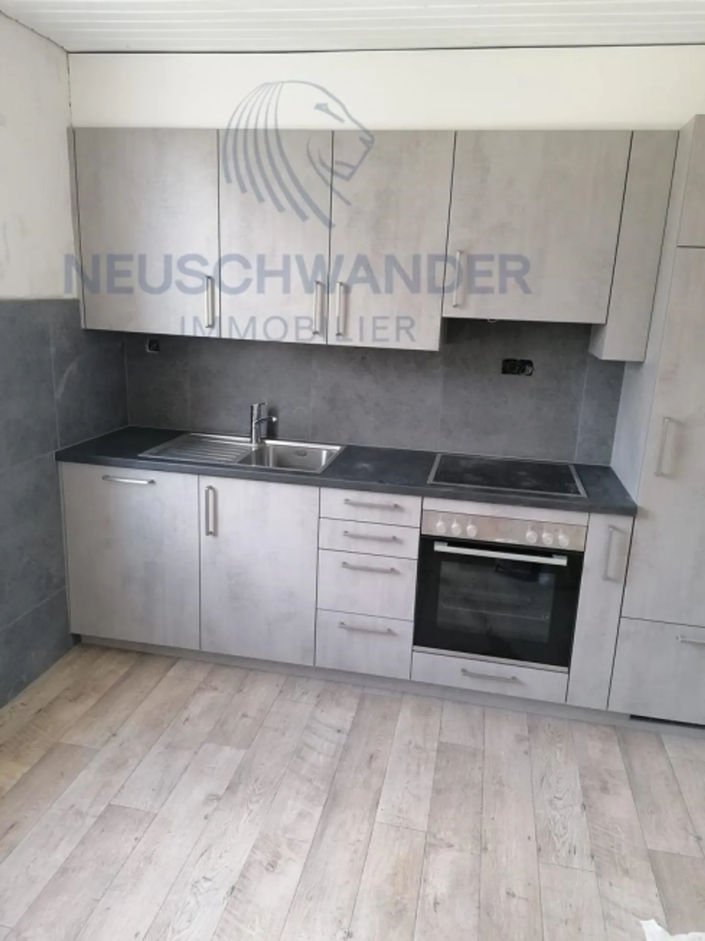 Ideally located in the heart of the village close to amenities - Photo 3 of 20