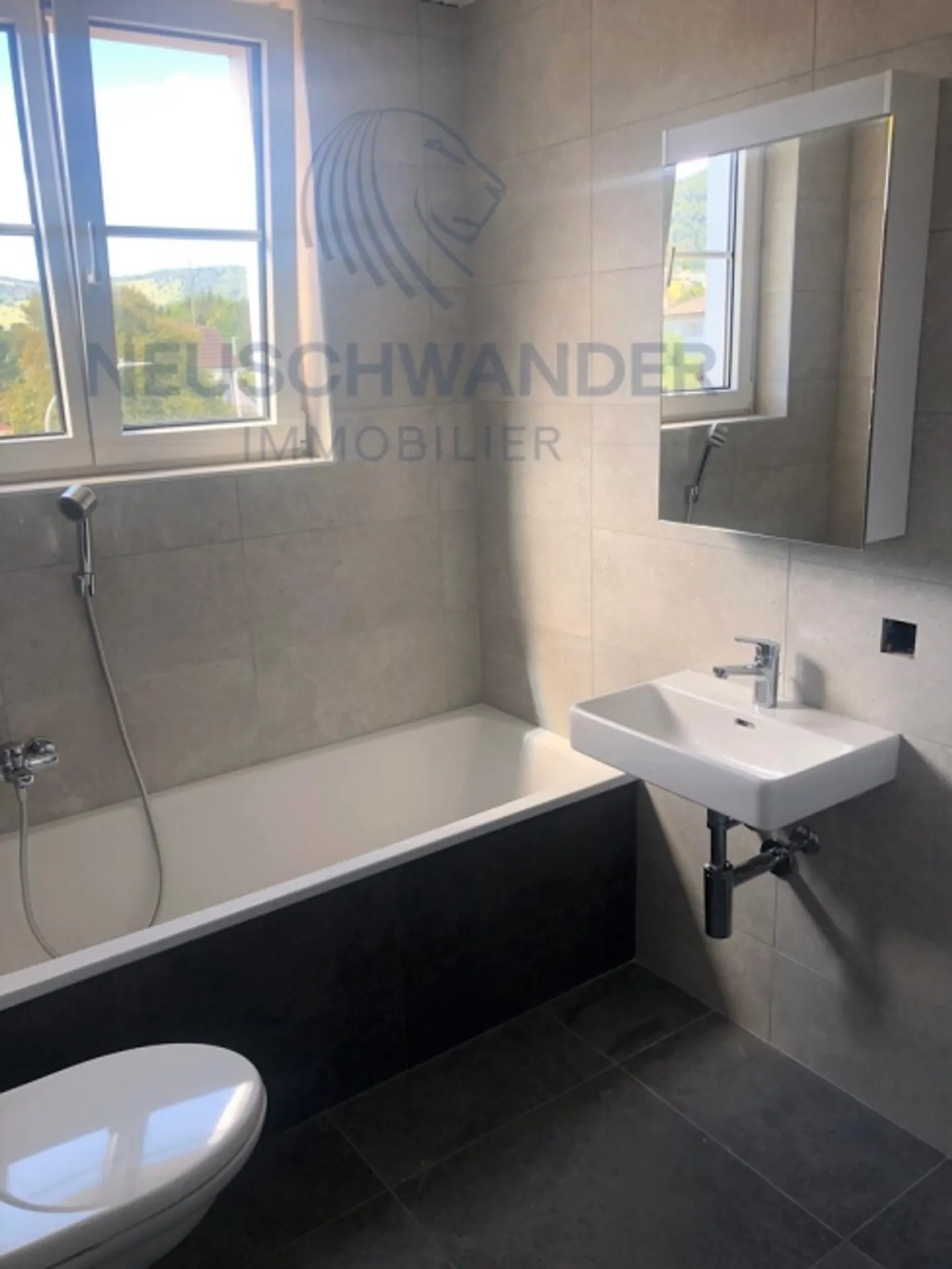 Ideally located in the heart of the village close to amenities - Photo 4 of 20