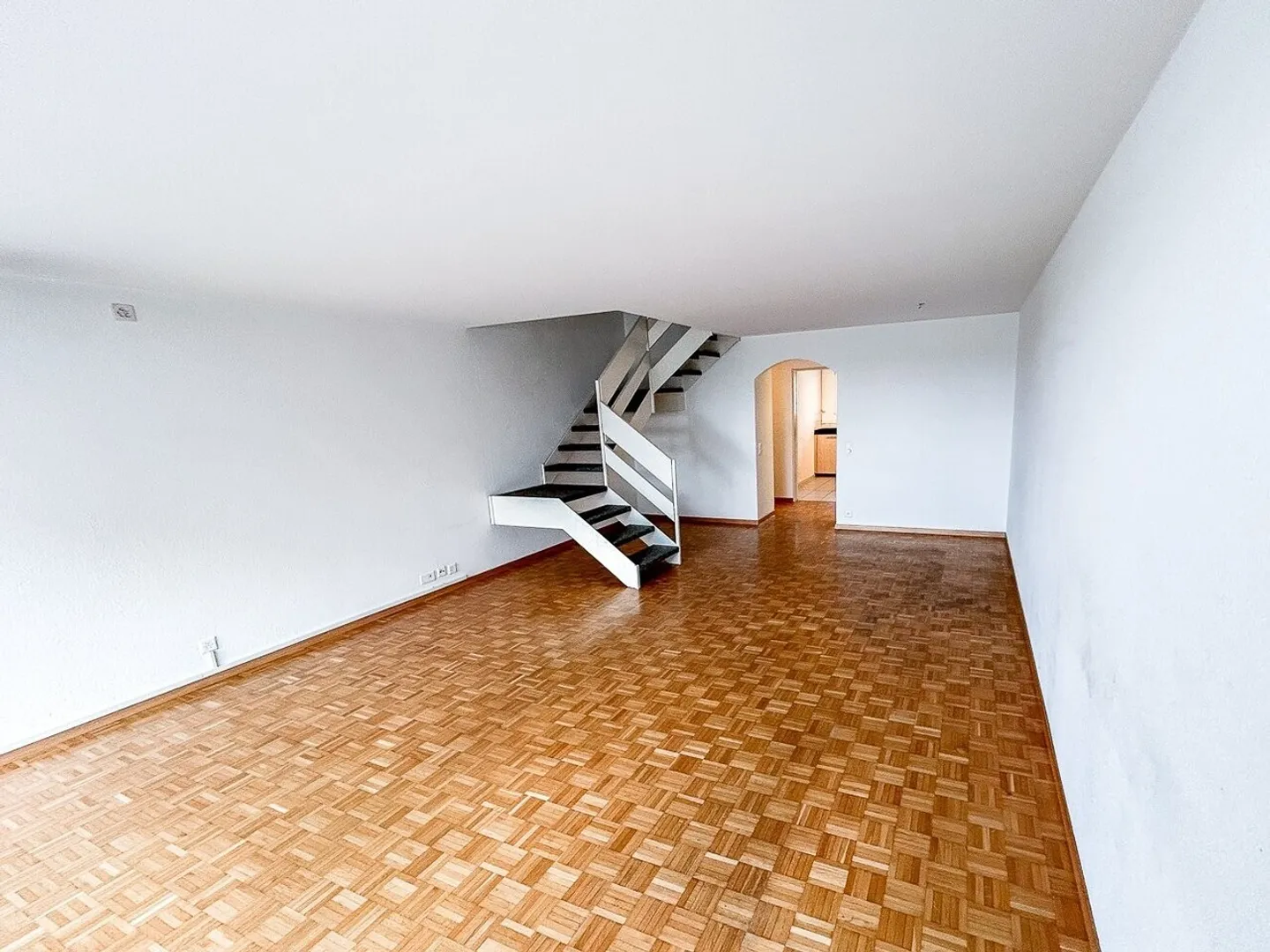 Helle 4.5-Zimmer Maisonette - Foto 3 von 10