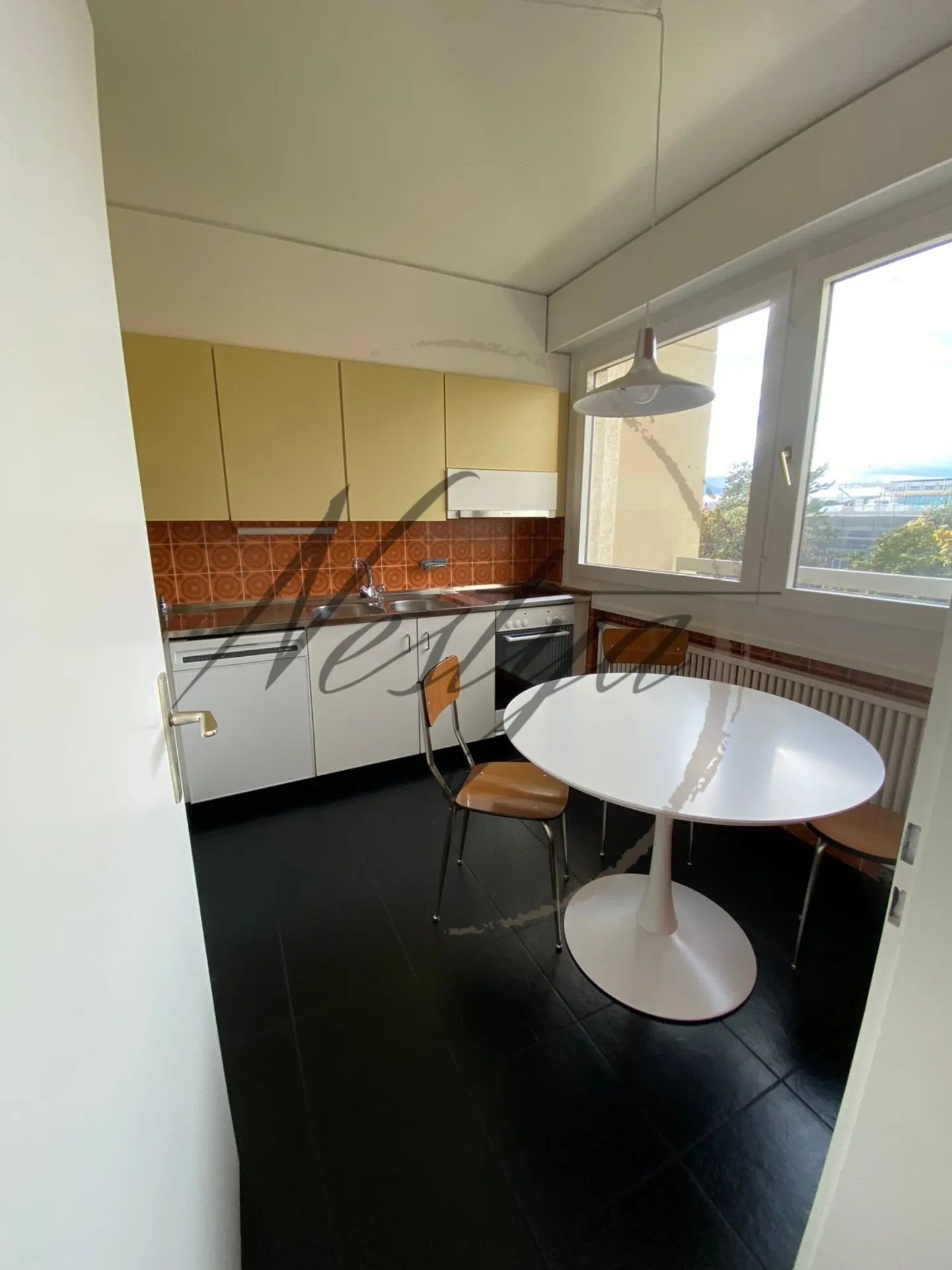 Charming 2-Room Apartment - Photo 6 of 10