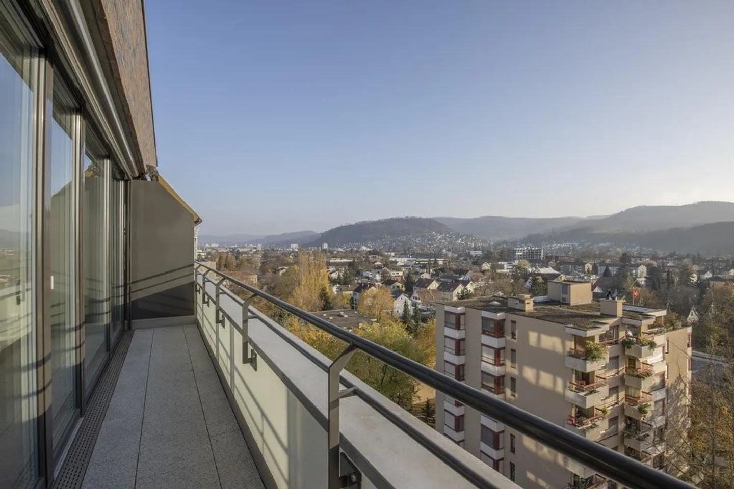 Attractive penthouse apartment with stunning views - Photo 11 of 11
