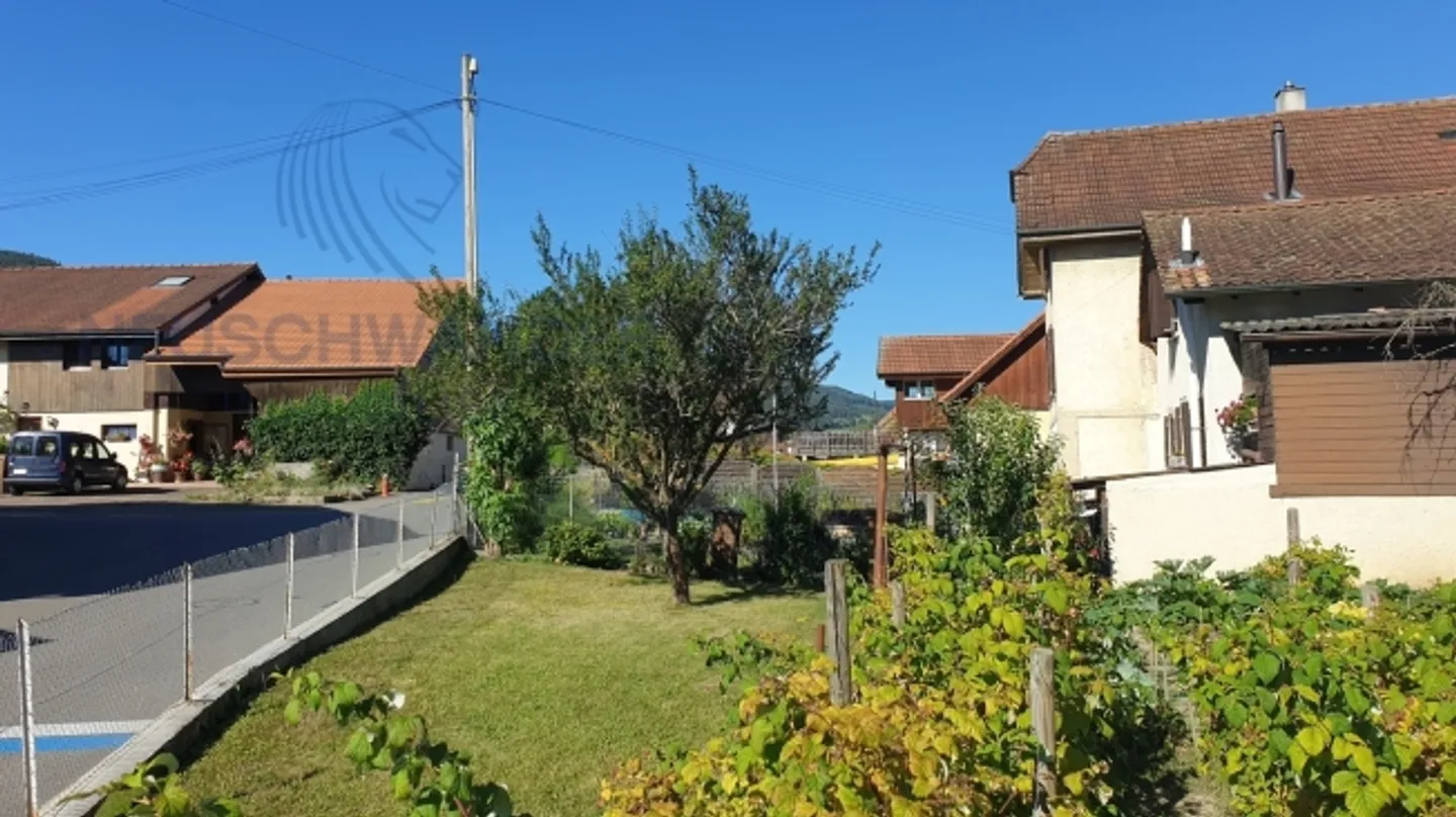 Ideally located in the heart of the village close to amenities - Photo 12 of 20