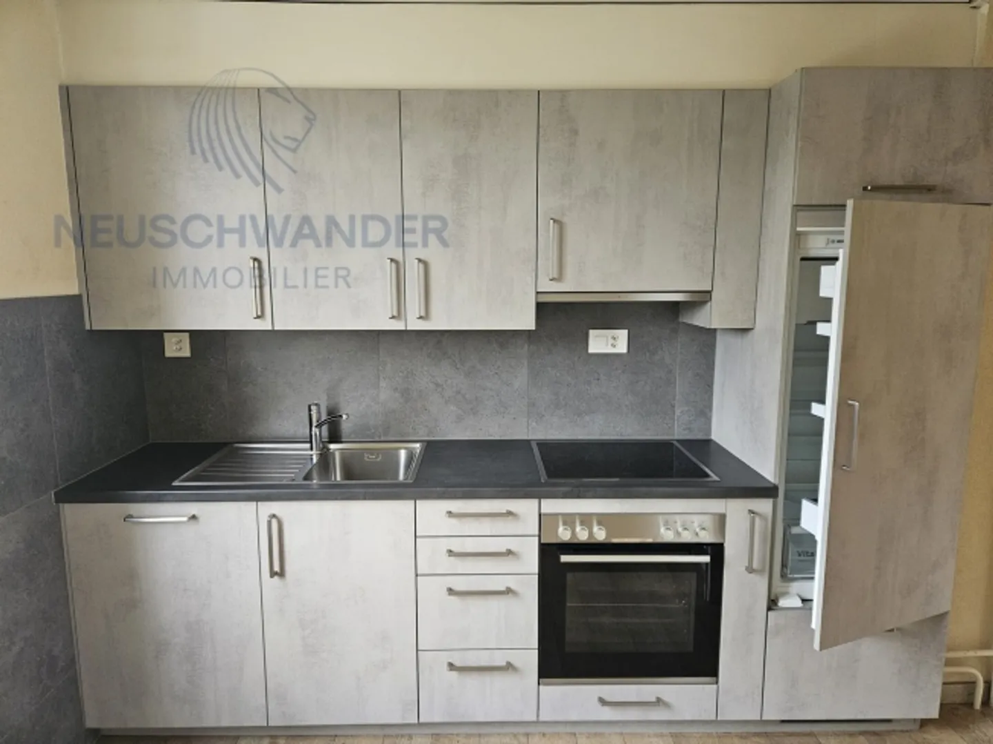 Ideally located in the heart of the village close to amenities - Photo 13 of 20