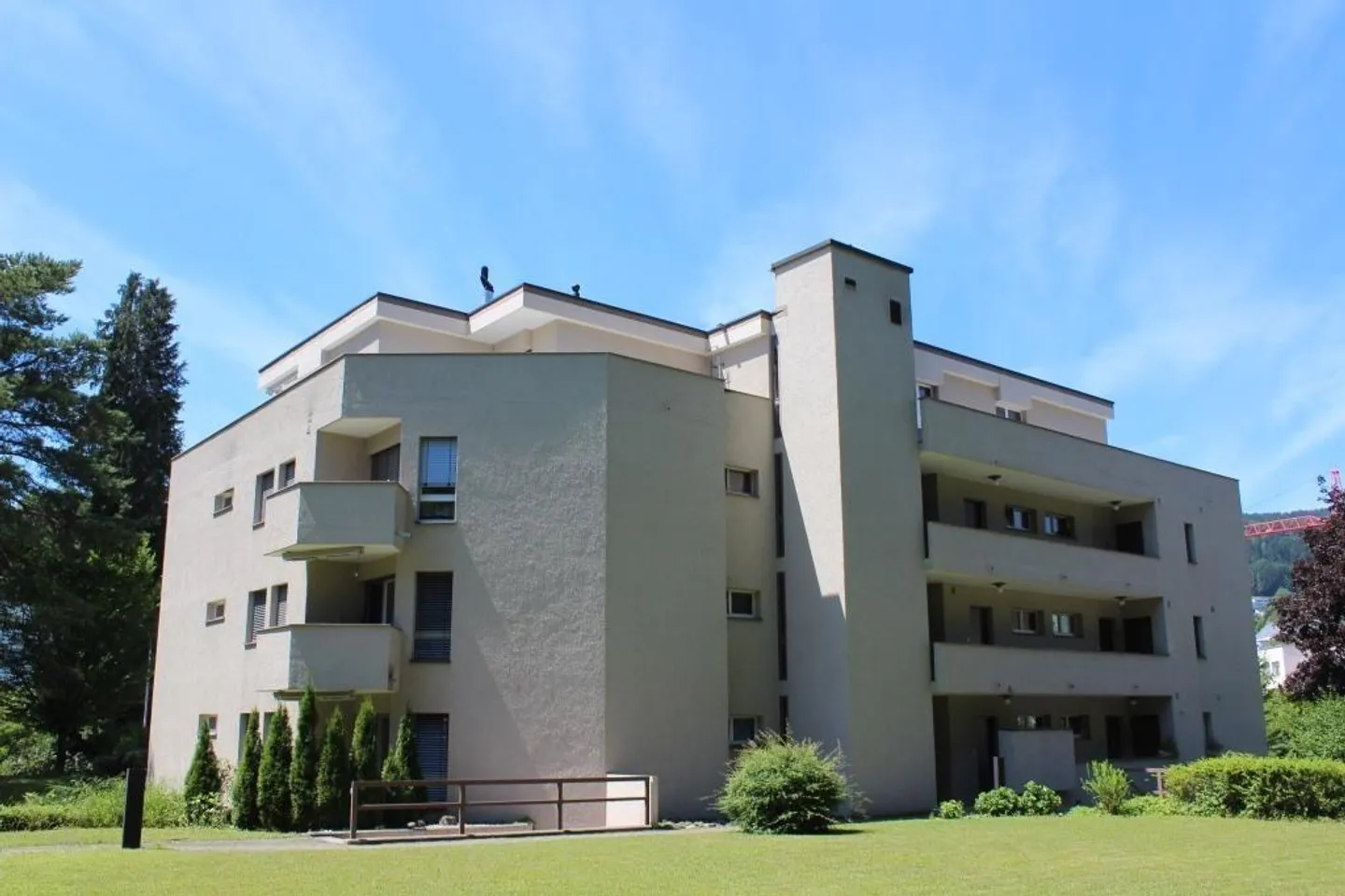 Appartement 1,5 pièces avec patio au rez-de-chaussée - Photo 1 sur 6