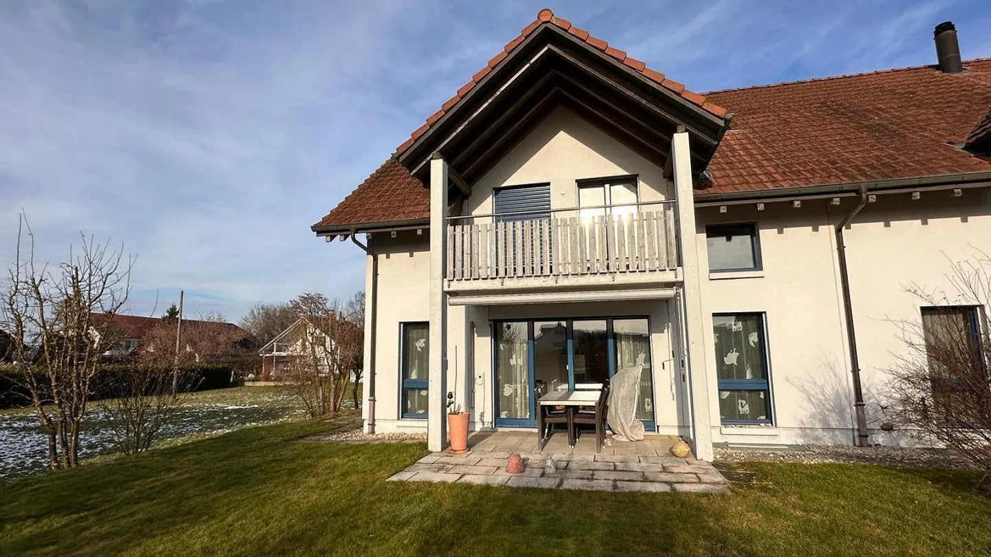 Incantevole casa bifamiliare di 4,5 stanze a Würenlingen - Foto 1 di 17