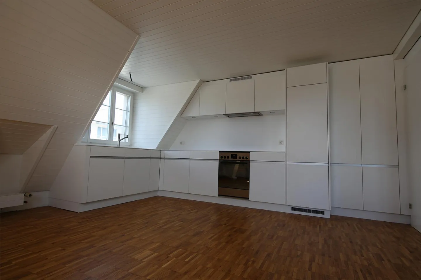 Charmante Dachwohnung - Foto 4 von 7
