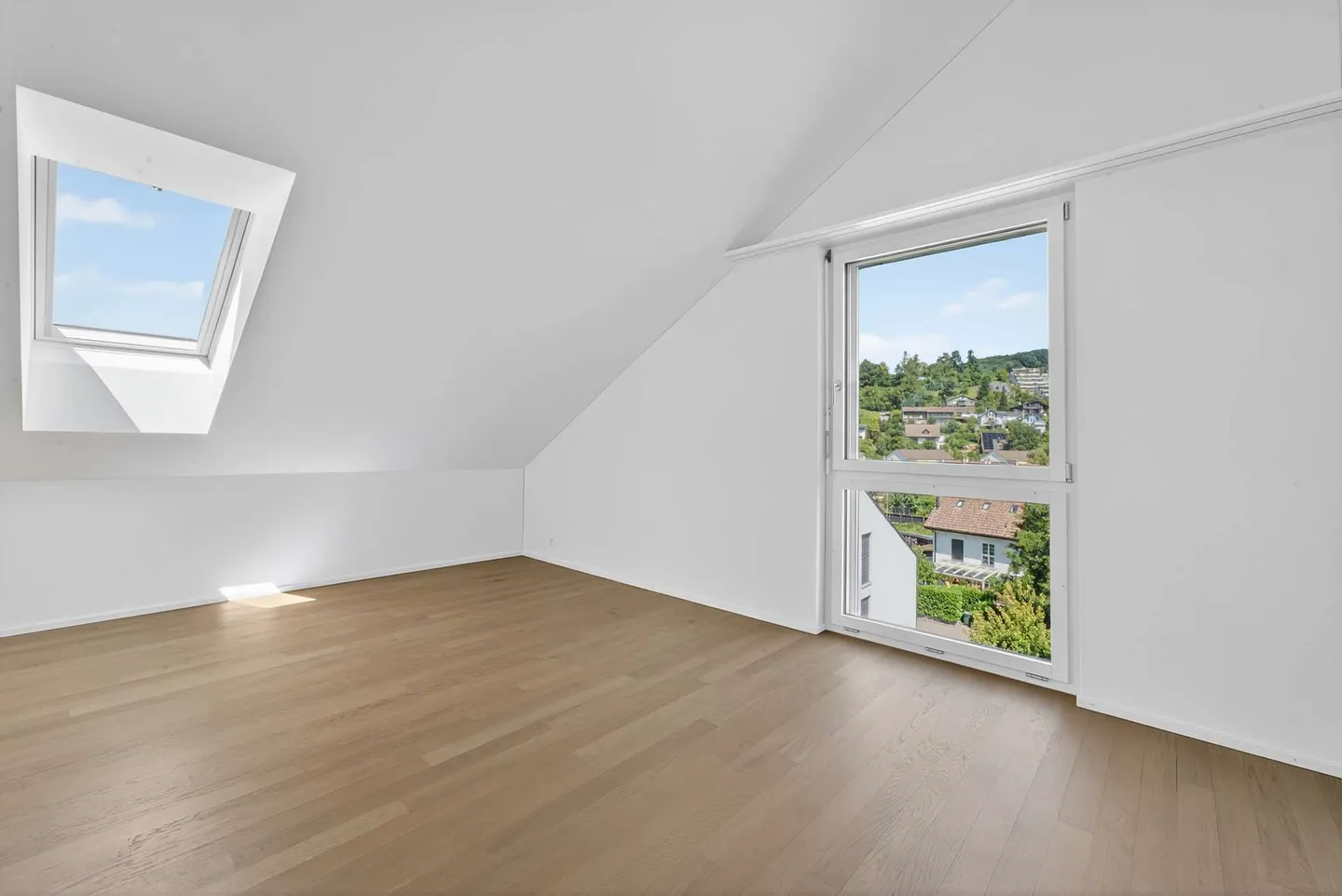 Maisonette moderna con terrazze - Foto 5 di 13