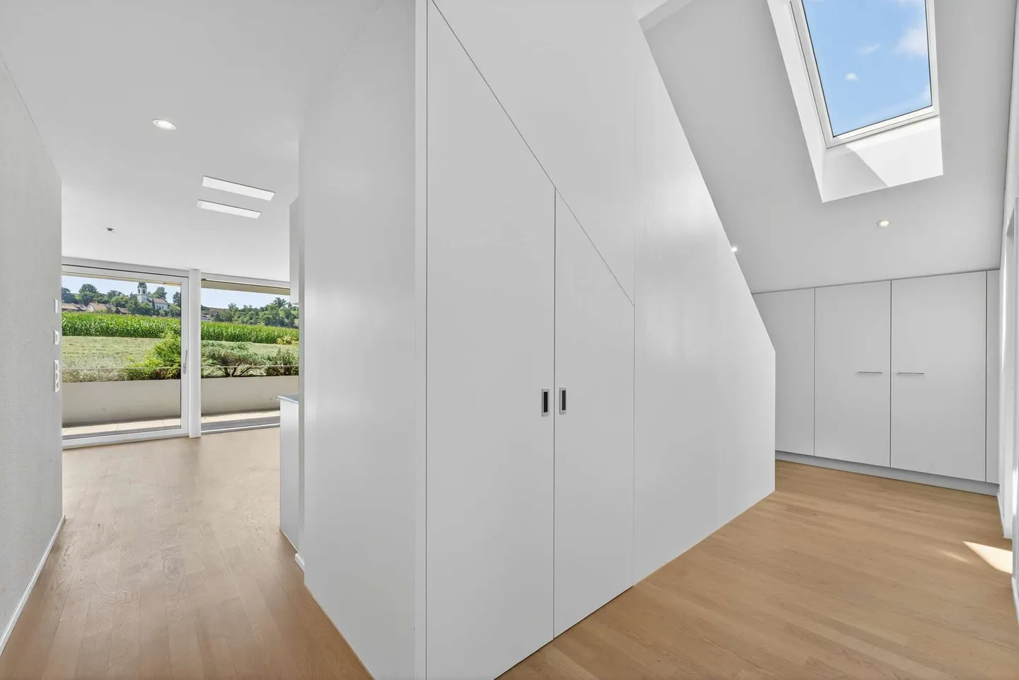 Maisonette moderna con terrazze - Foto 8 di 13