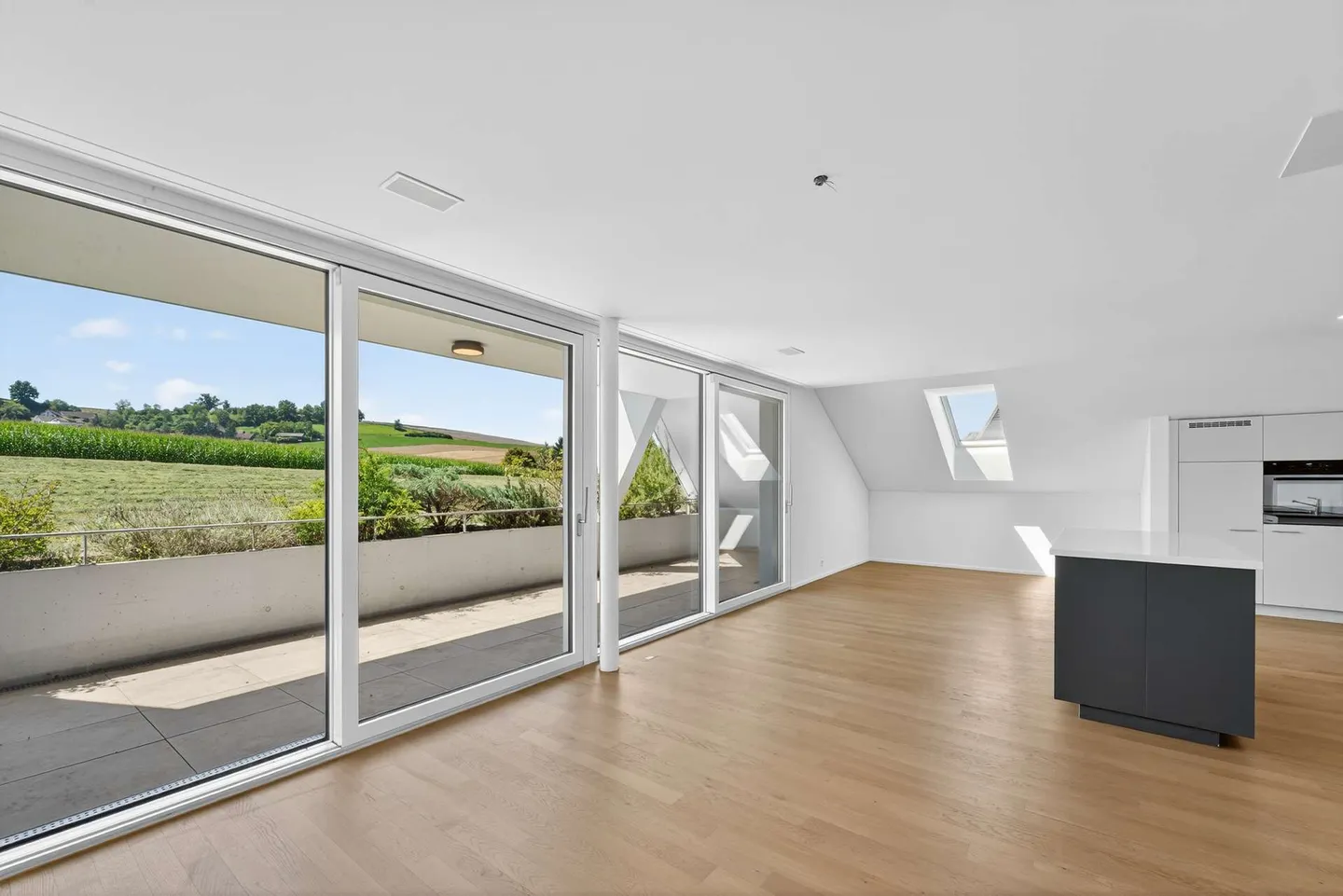 Maisonette moderna con terrazze - Foto 4 di 13