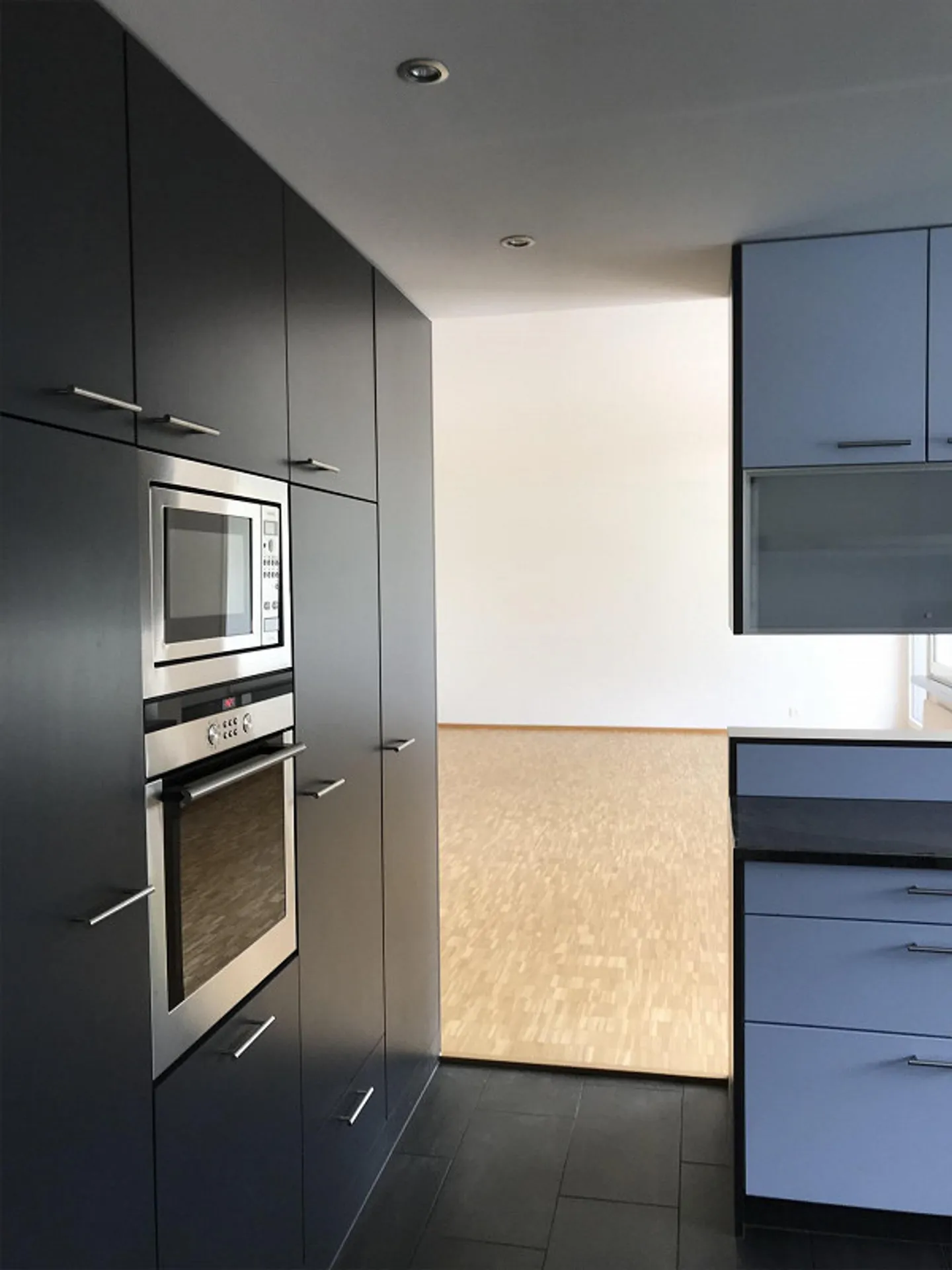 Large 5.5-room apartment for rent - Photo 6 of 16