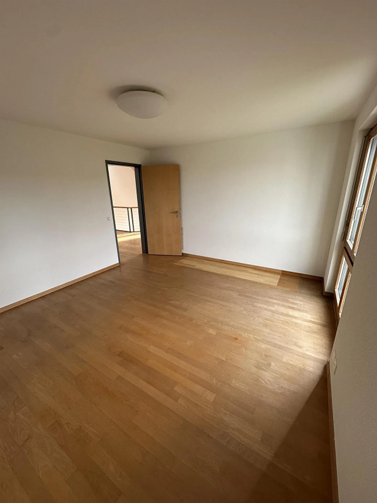 Incantevole casa bifamiliare di 4,5 stanze a Würenlingen - Foto 10 di 17