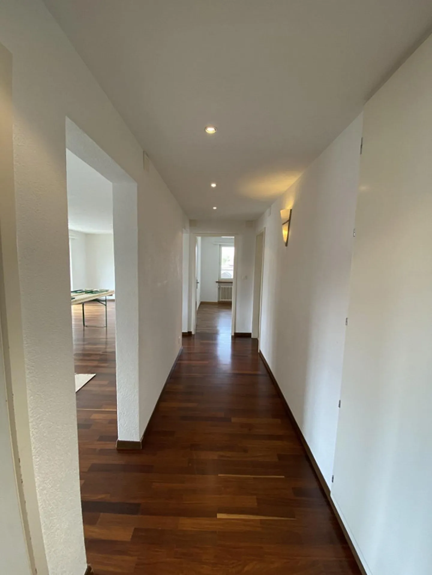 Appartamento affascinante di 4,5 stanze in un quartiere residenziale ben tenuto in affitto - Foto 1 di 8