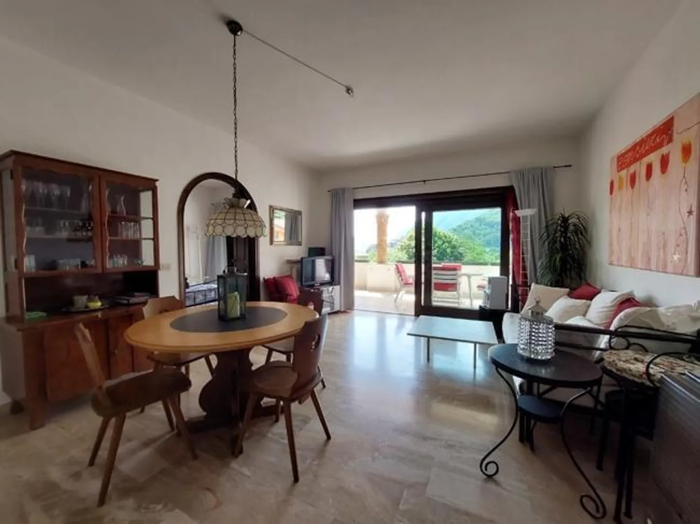 ITALIE - 5 km de la frontière suisse avec terrasse et garage 2,5 pièces - Photo 3 sur 10