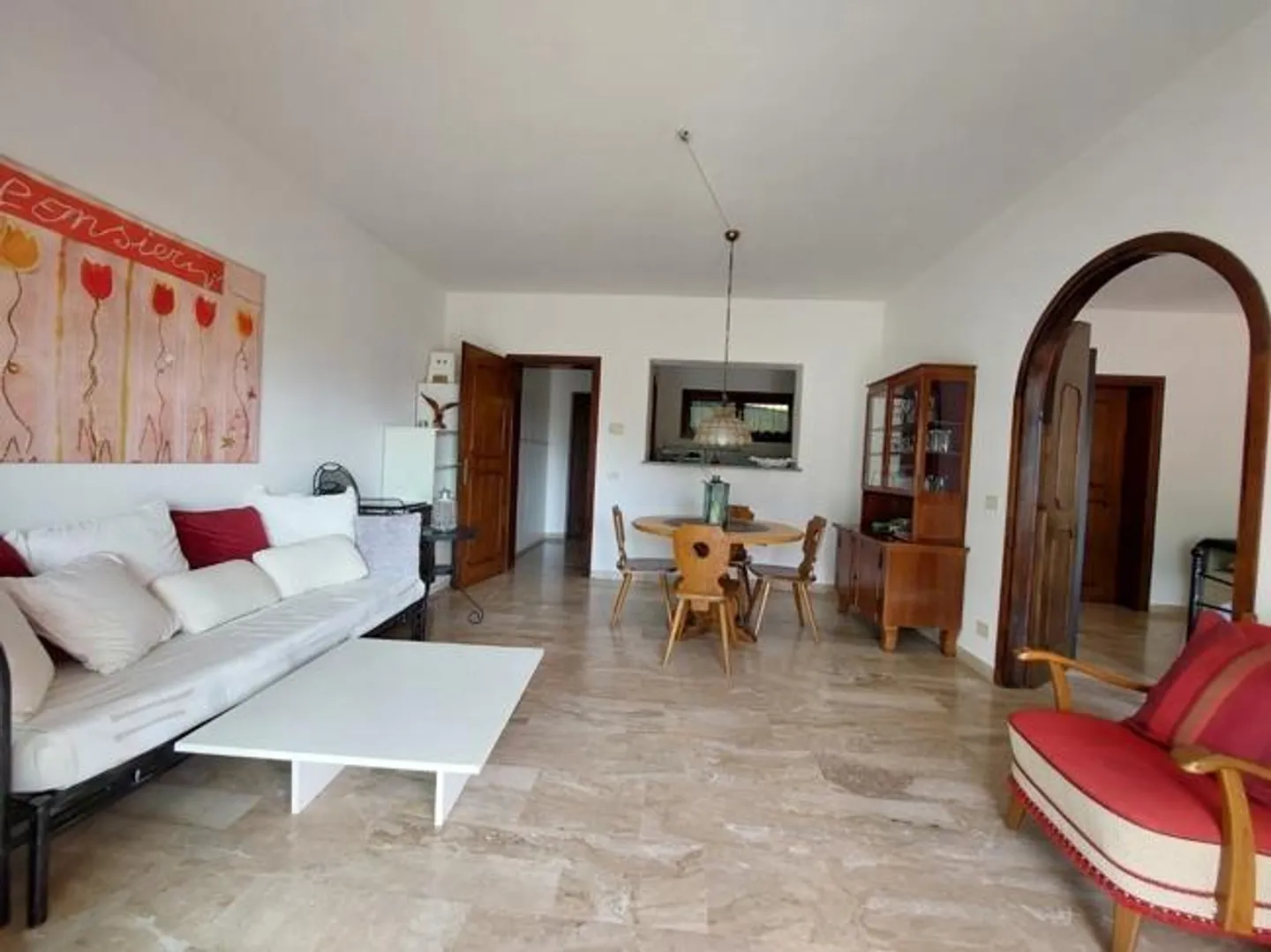 ITALIE - 5 km de la frontière suisse avec terrasse et garage 2,5 pièces - Photo 2 sur 10